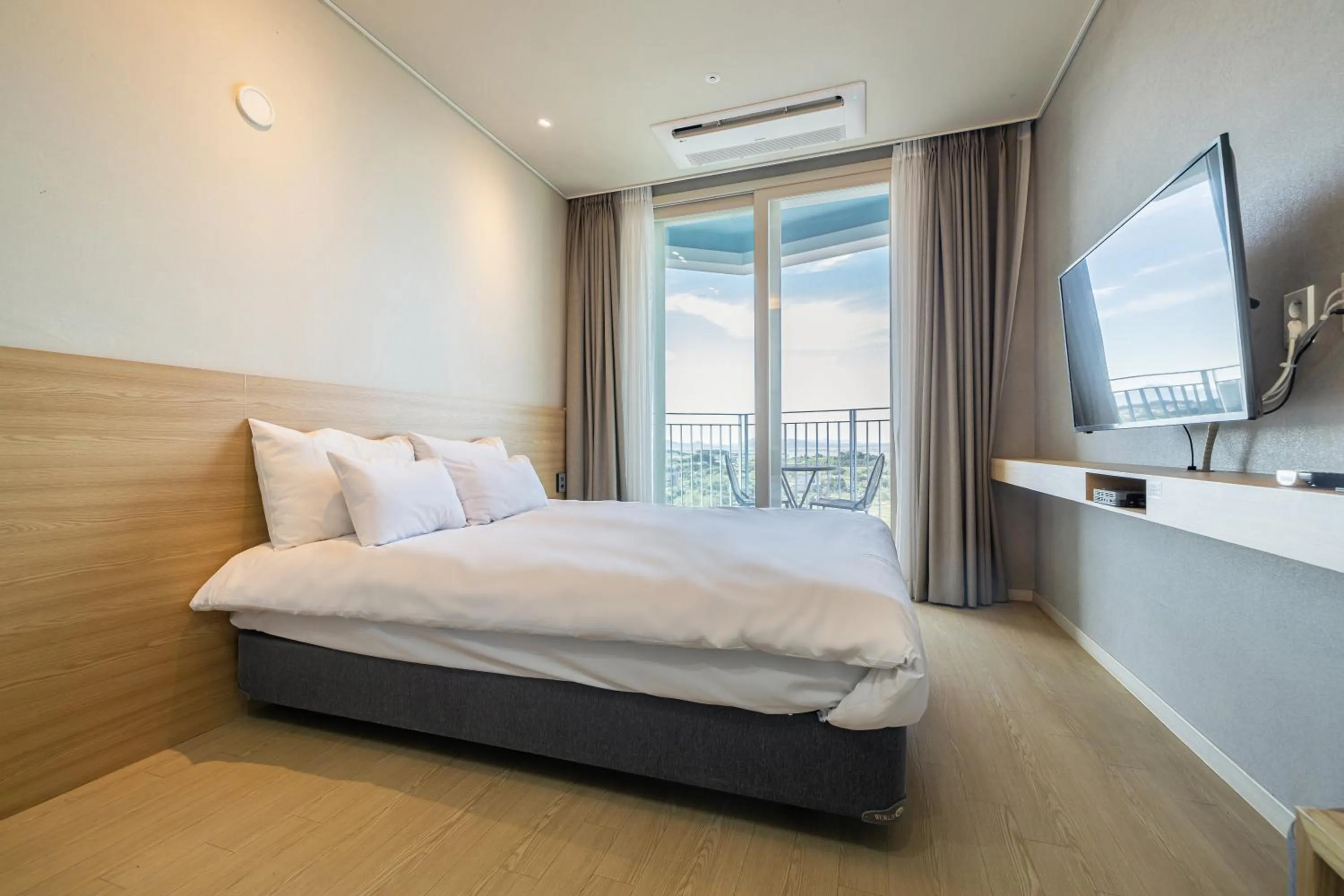 Deluxe Dobule with Terrace (Ocean View) in Ocean Soleview Hotel