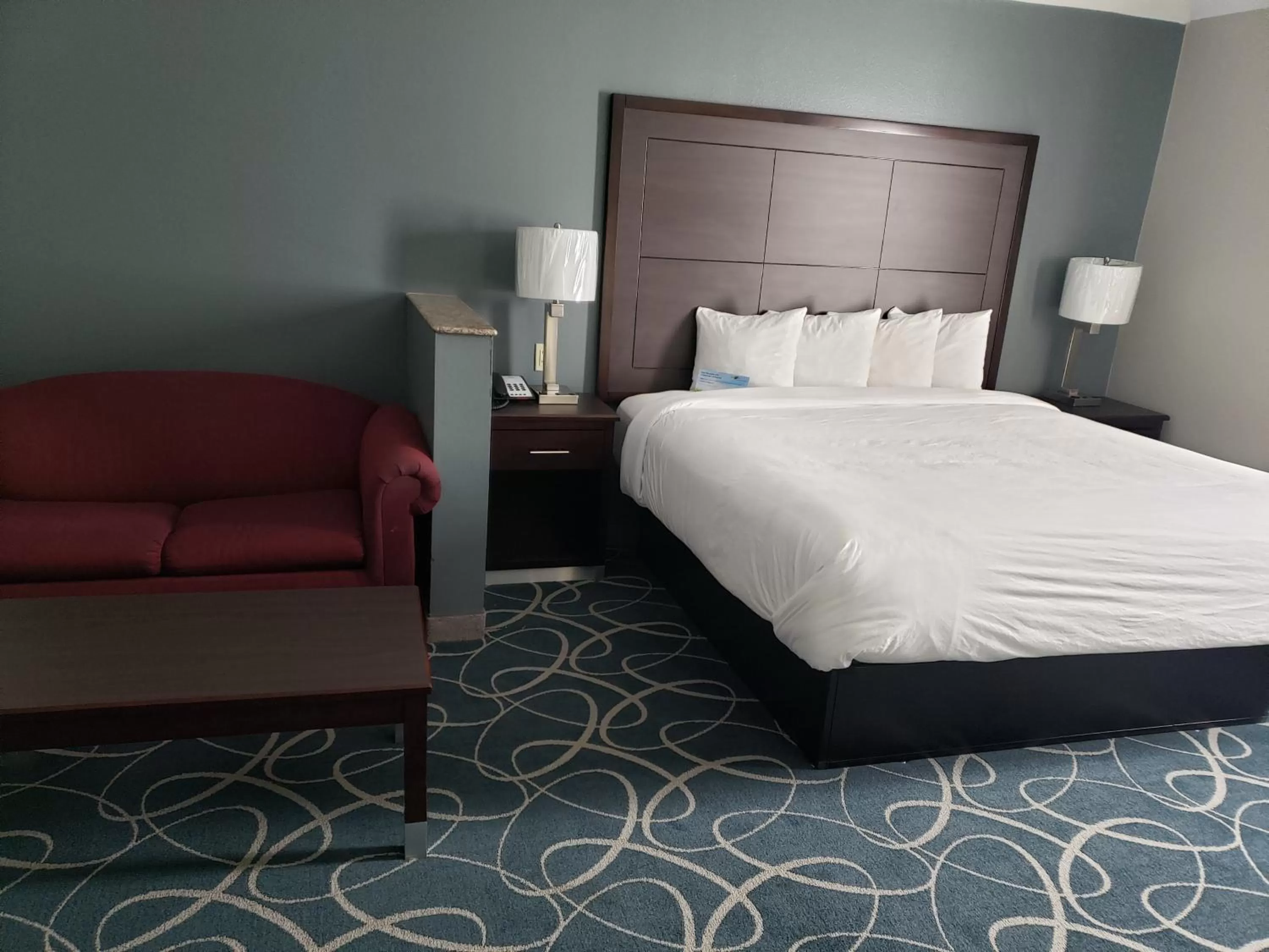 Deluxe King Suite - Non-Smoking in Days Inn & Suites by Wyndham Cleburne TX