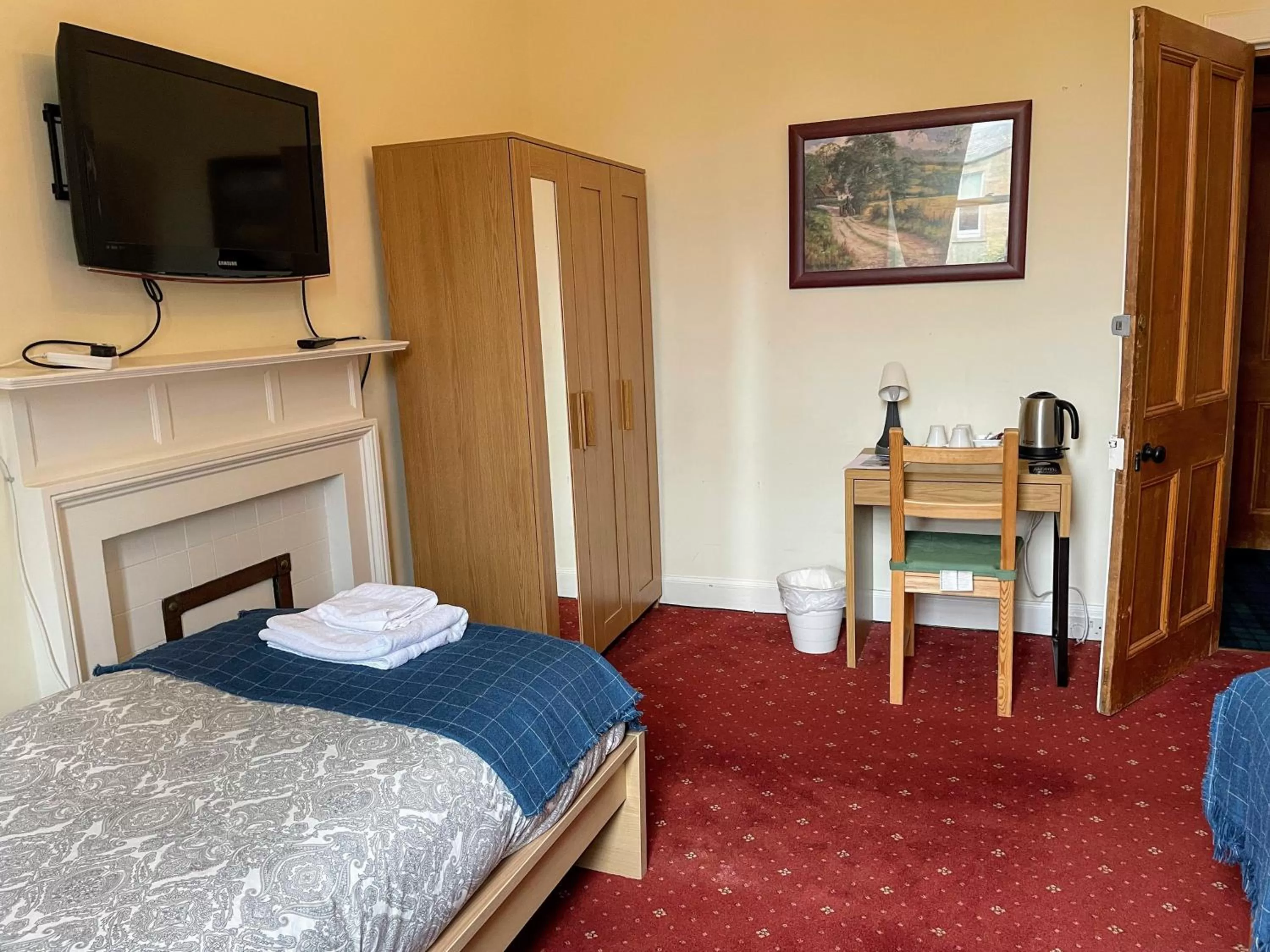 Triple Room with Private Bathroom in Airdenair Guest House