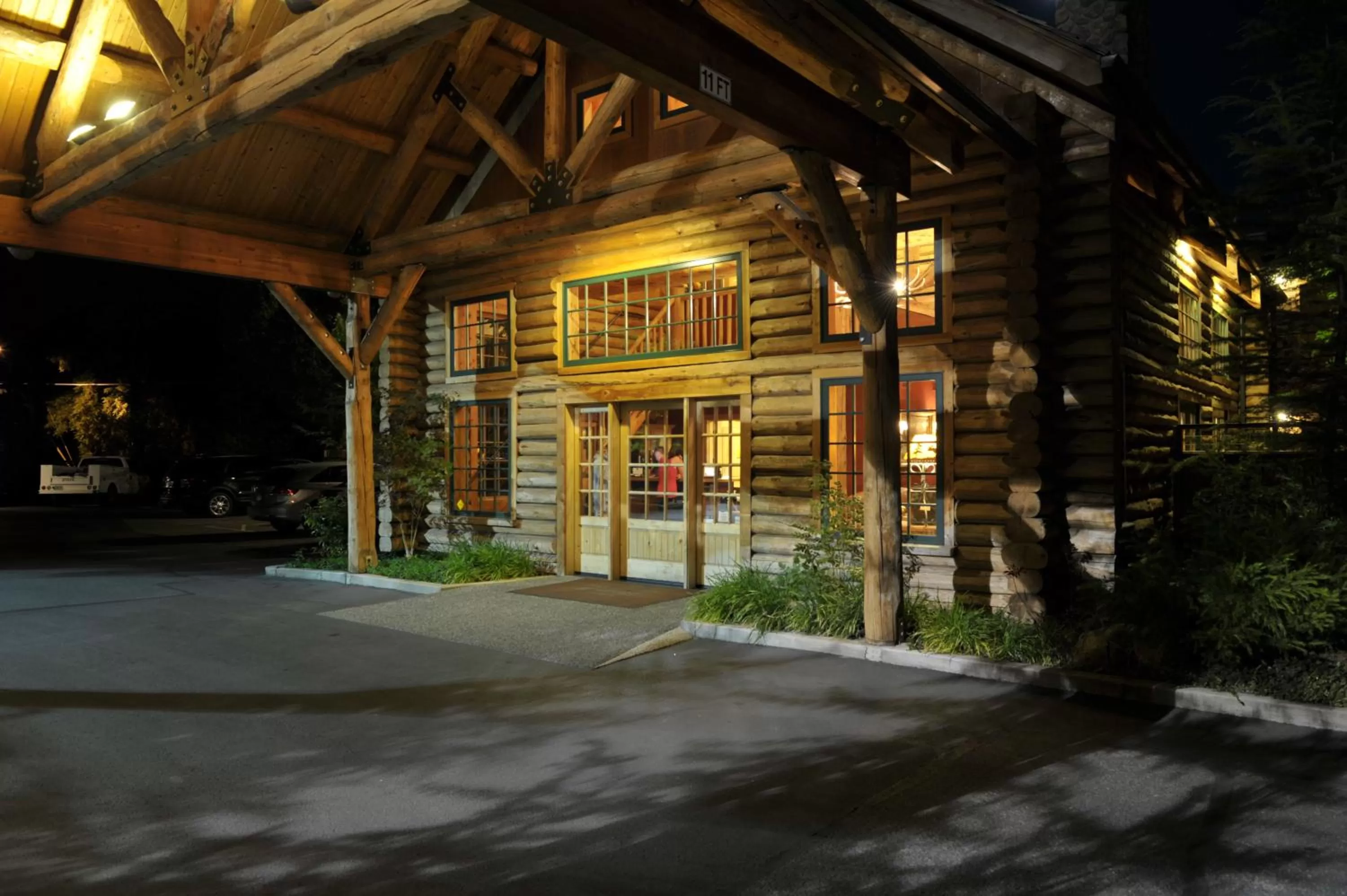 Facade/entrance in The Lodge at Riverside