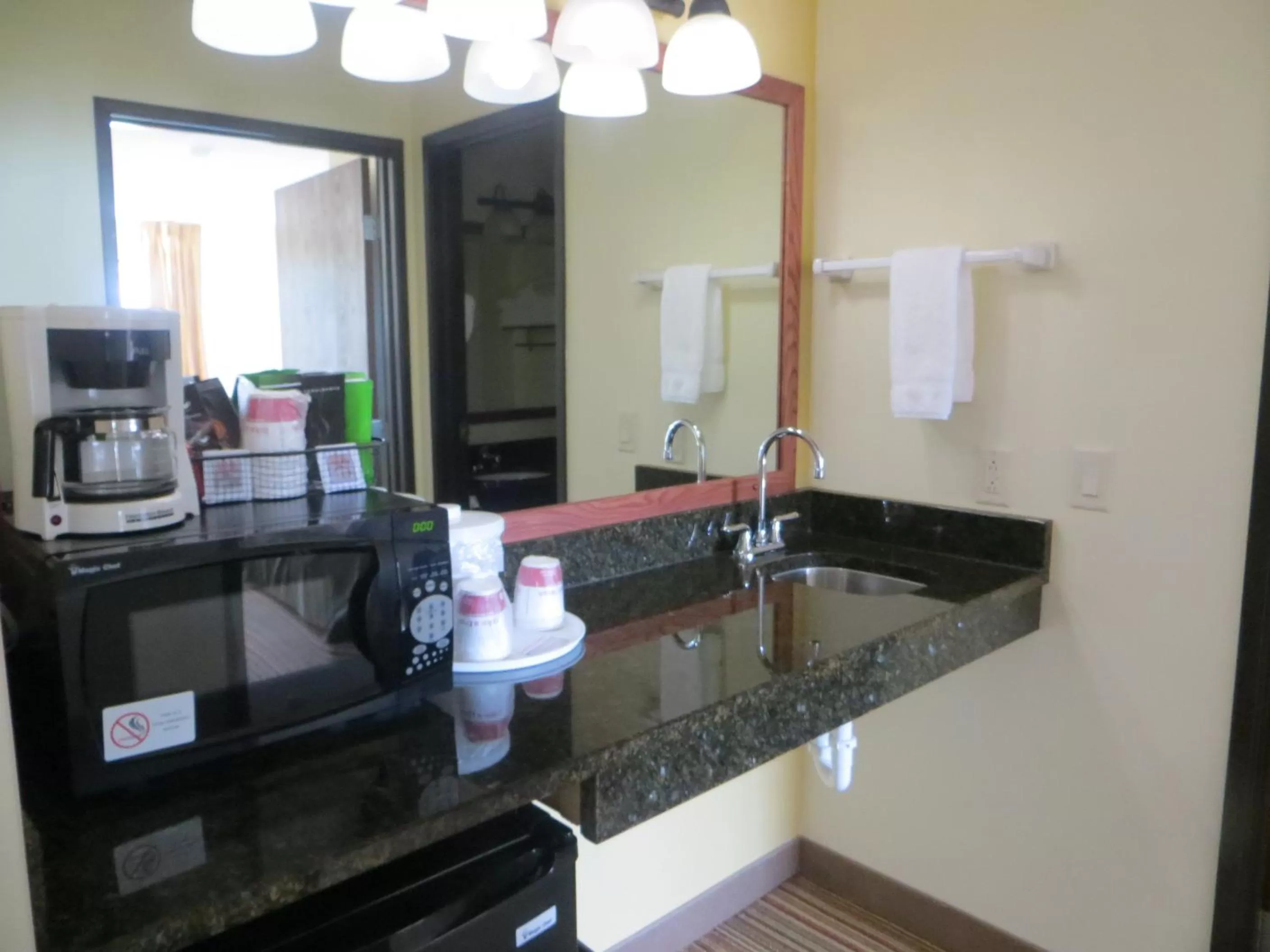 Studio with Two Queen Beds and Sofa Bed - Mobility Access/Non-Smoking in Ramada by Wyndham Wisconsin Dells I-90