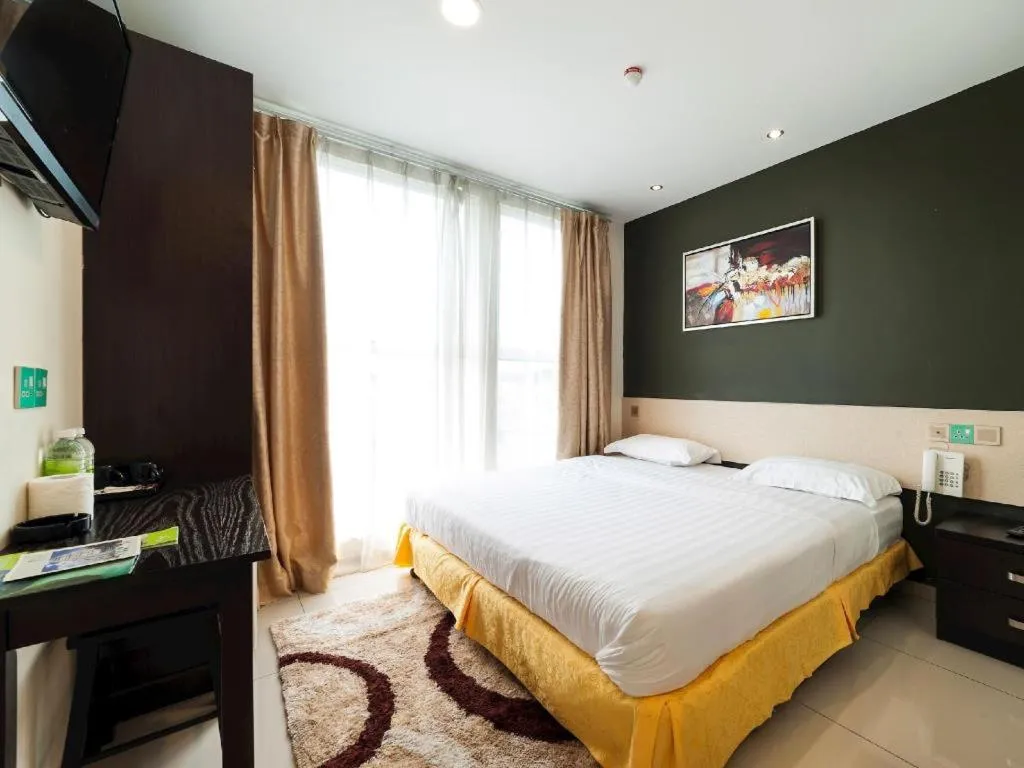 Deluxe Double Room in One Avenue Hotel