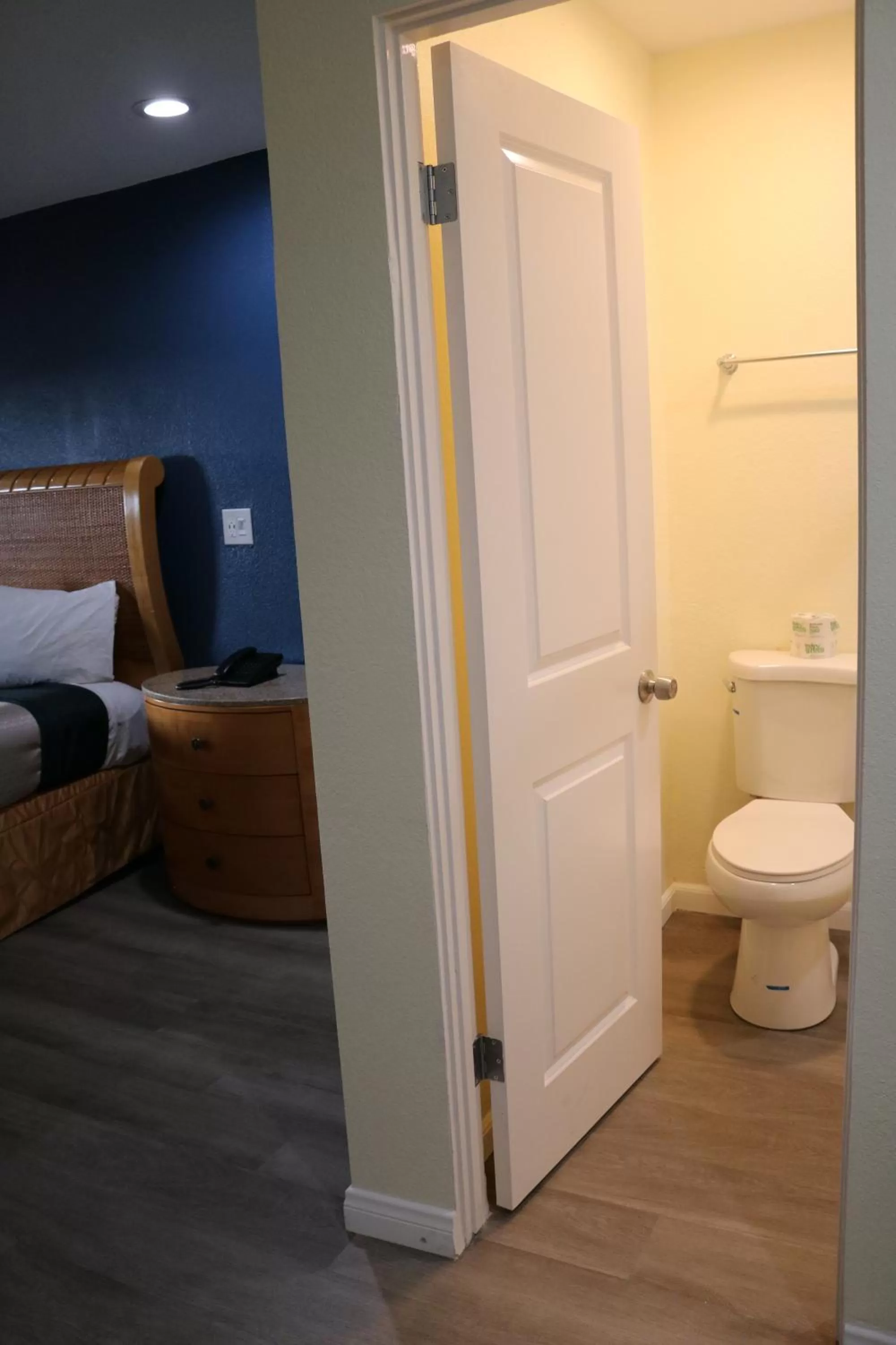 Deluxe King Room in Valli Hi Motel