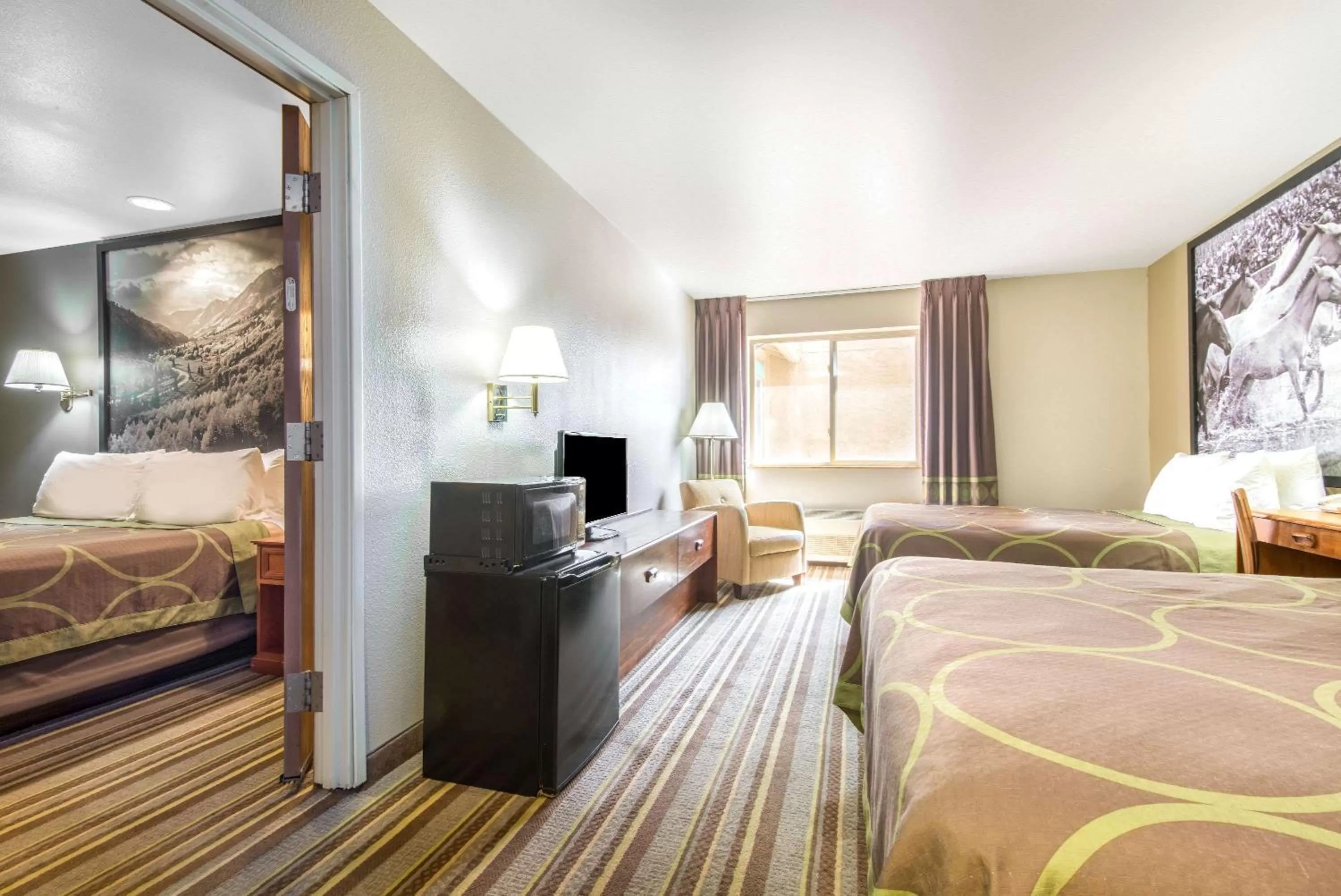 Two-Bedroom Suite with One King Bed and Two Queen Beds  - Non-Smoking in Super 8 by Wyndham Buena Vista