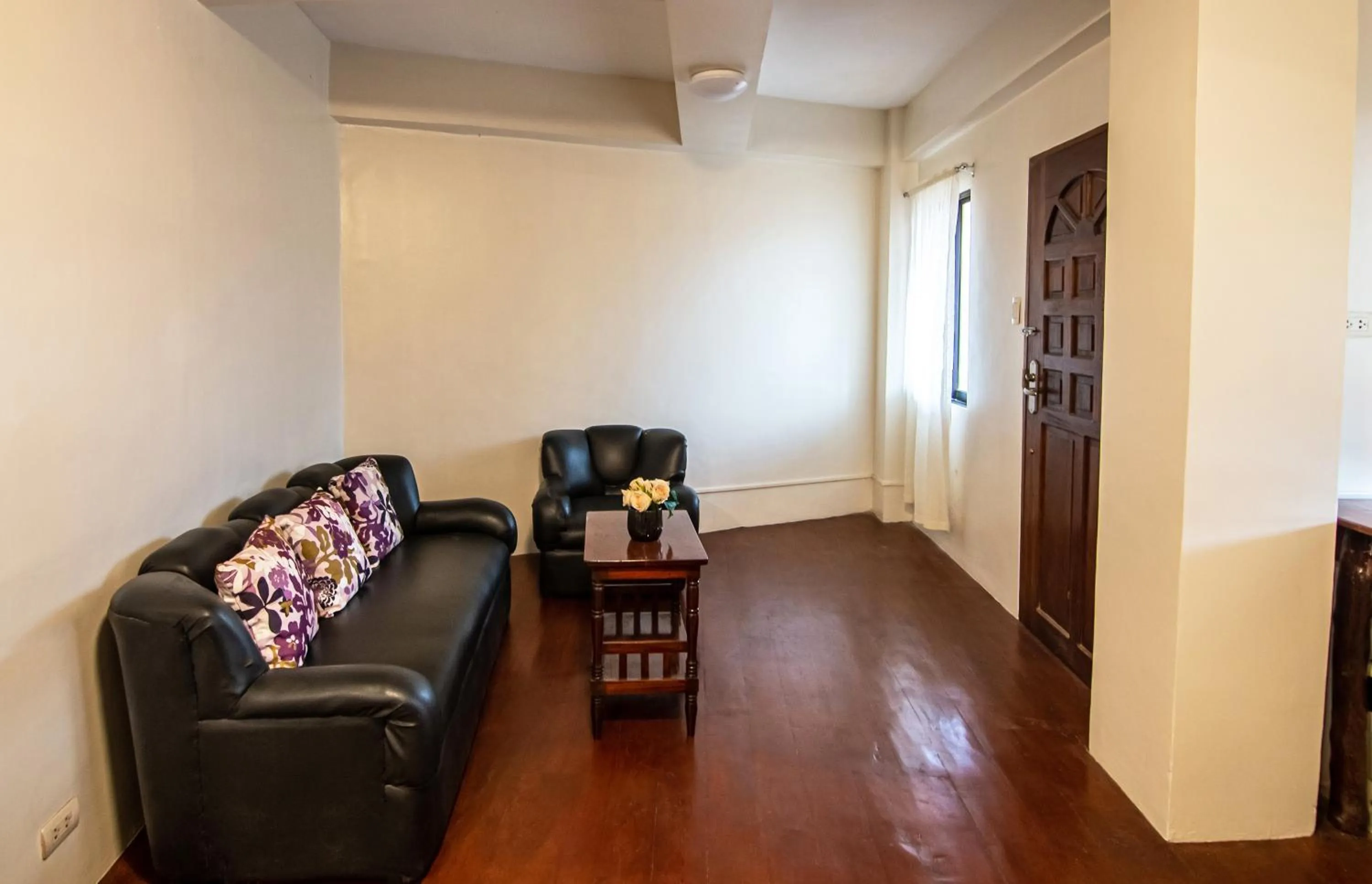 Two-Bedroom Suite in Kiwi Hotel