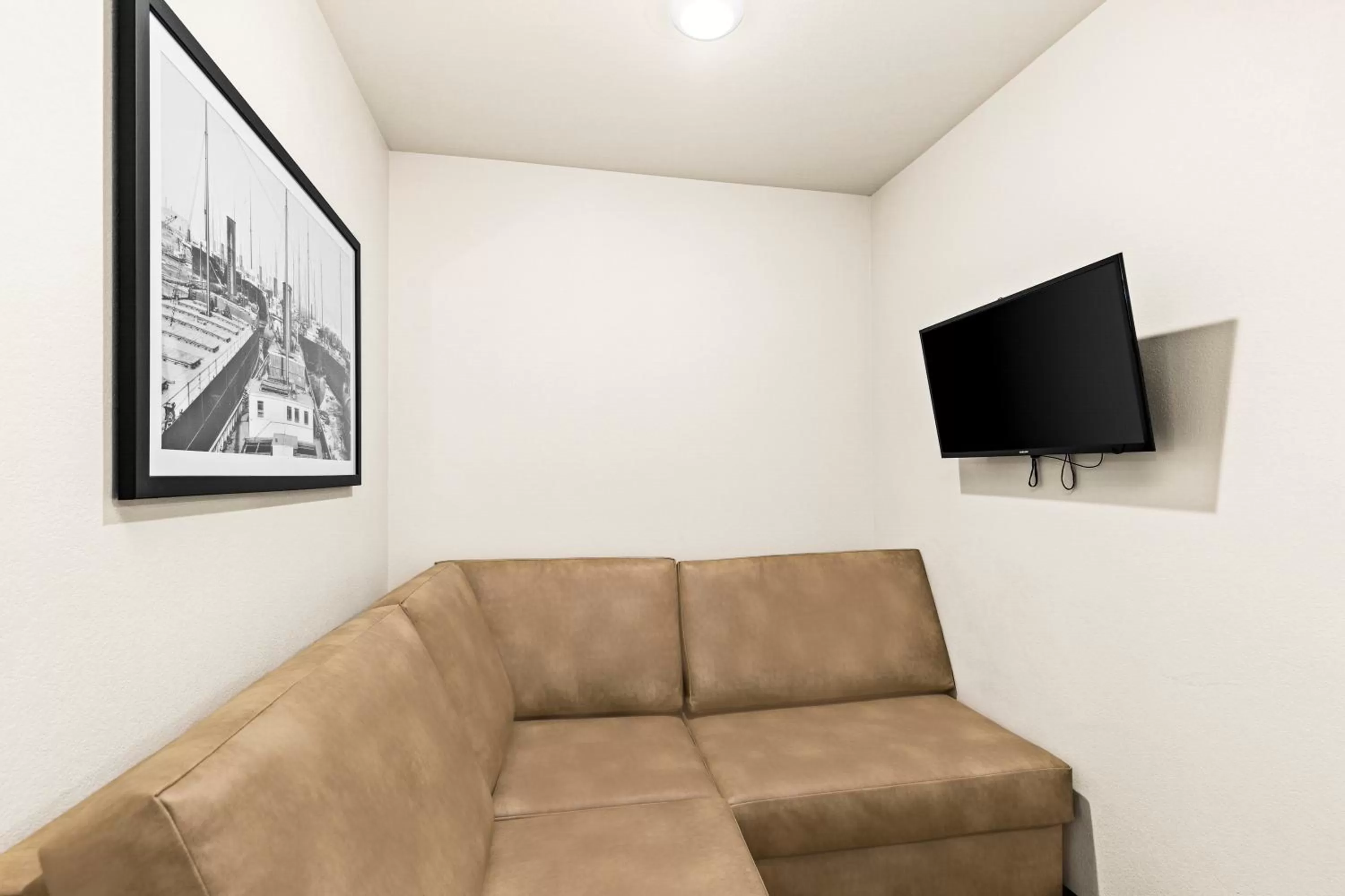 Queen Studio - Disability Access in Cobblestone Hotel & Suites - Superior Duluth