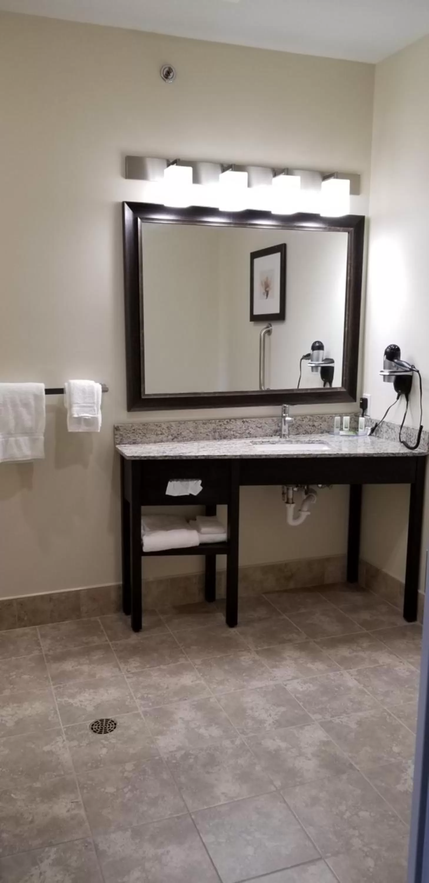 King Room - Mobility Access/Non-Smoking in AmericInn by Wyndham Sioux Falls North
