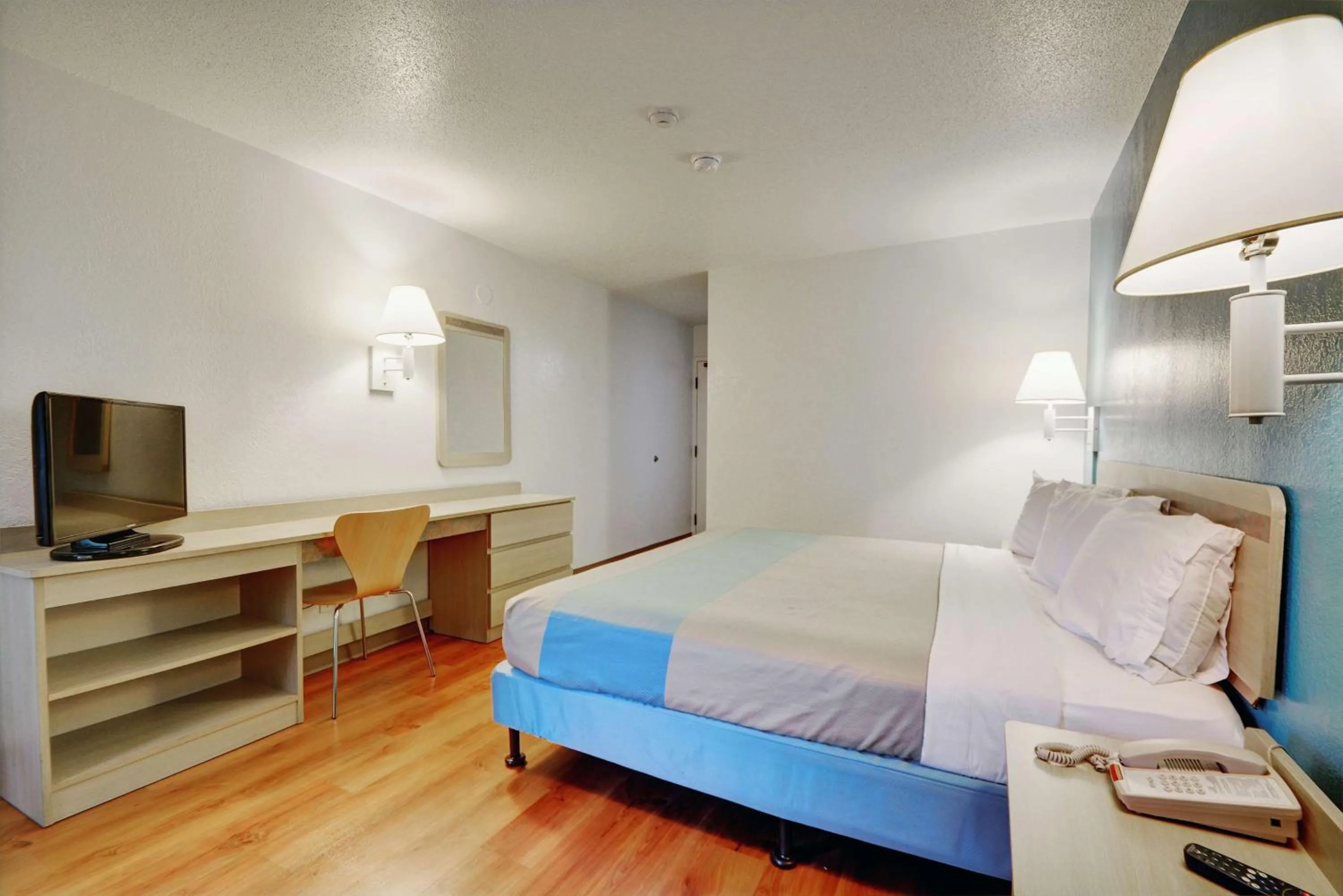King Room - Disability Access - Non-Smoking in Motel 6-Newport, RI
