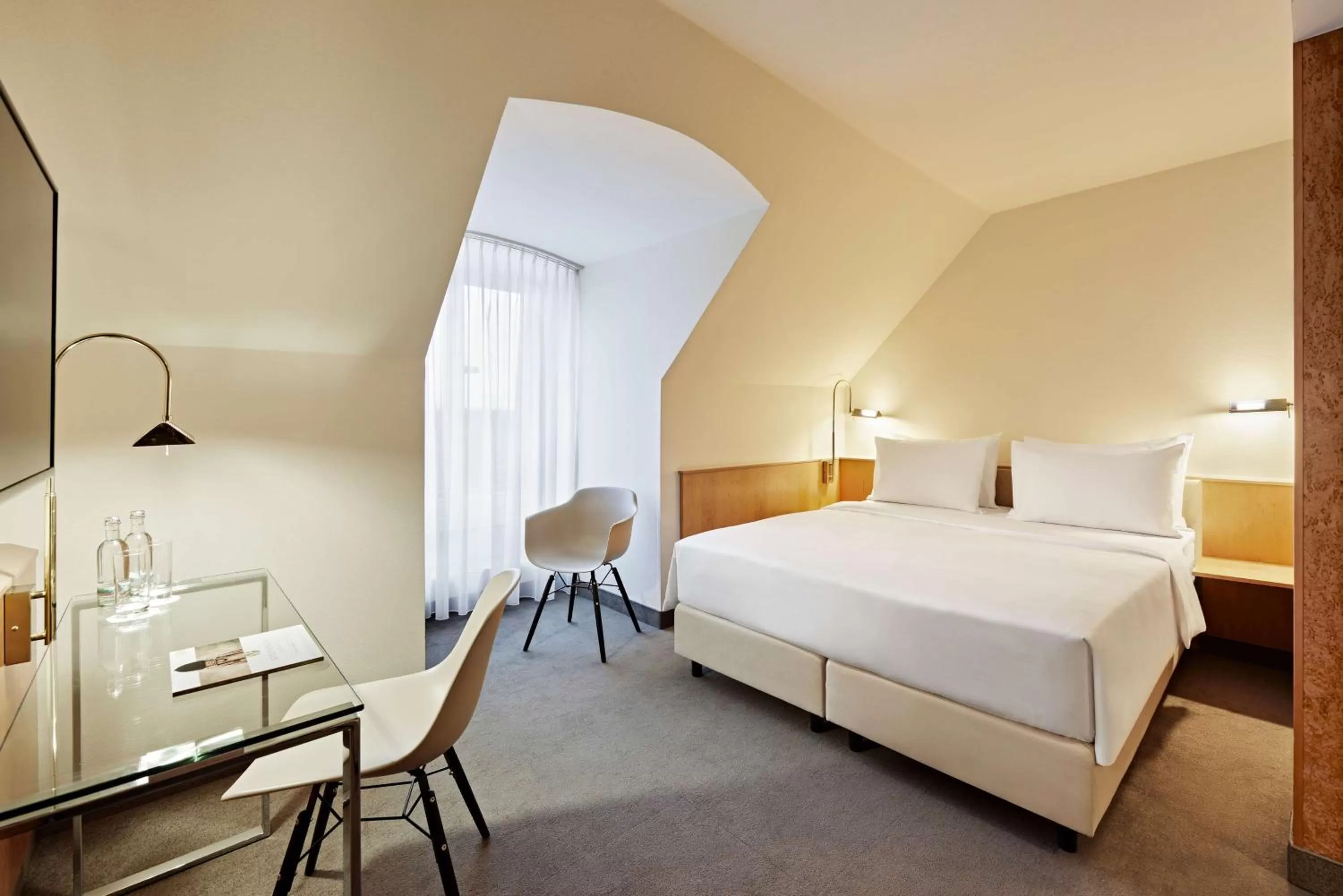 Queen Room - single occupancy in Lindner Hotel Dusseldorf Airport, part of JdV by Hyatt
