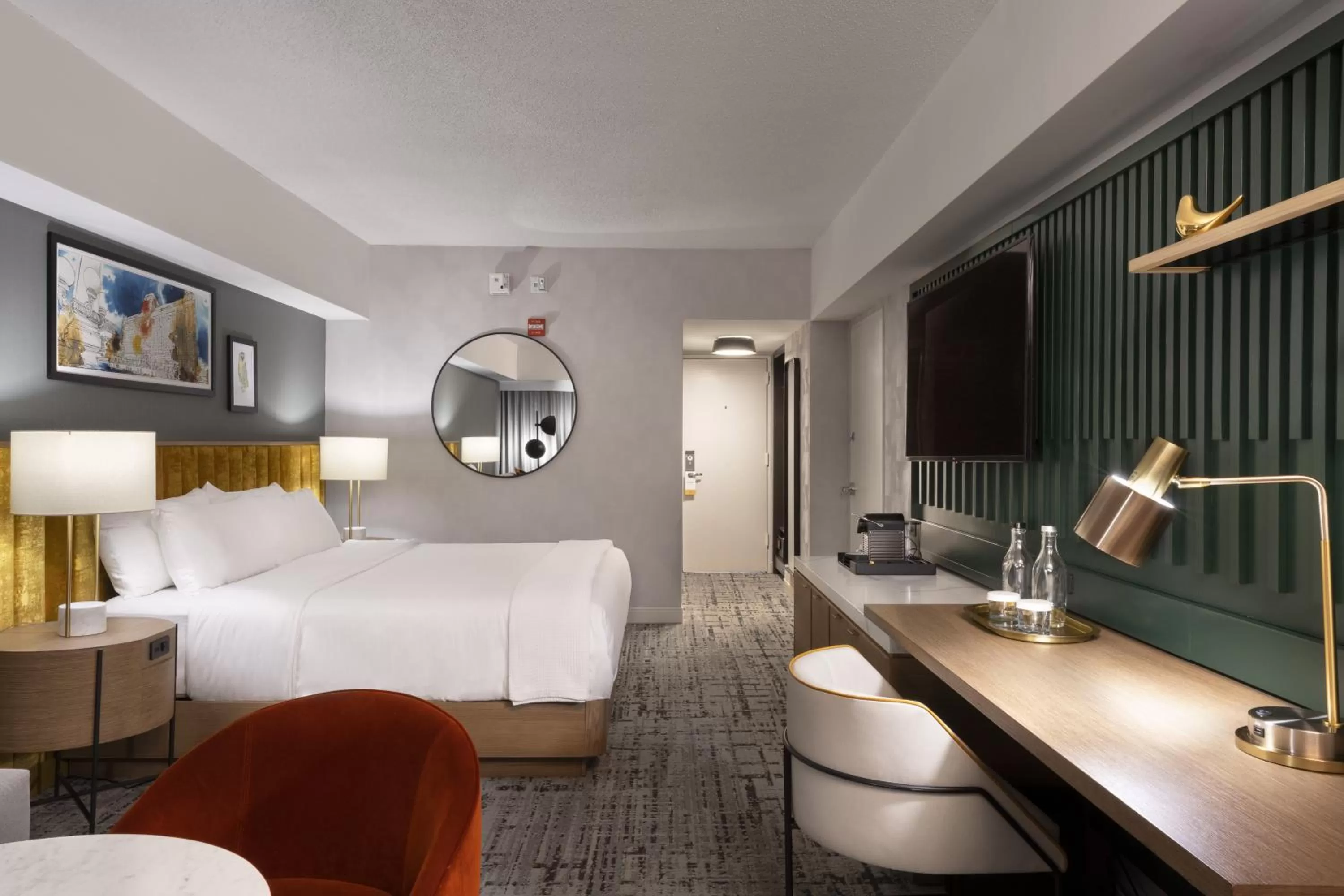 Standard King Room with Walk-In Shower in voco Chicago Downtown - Riverwalk by IHG