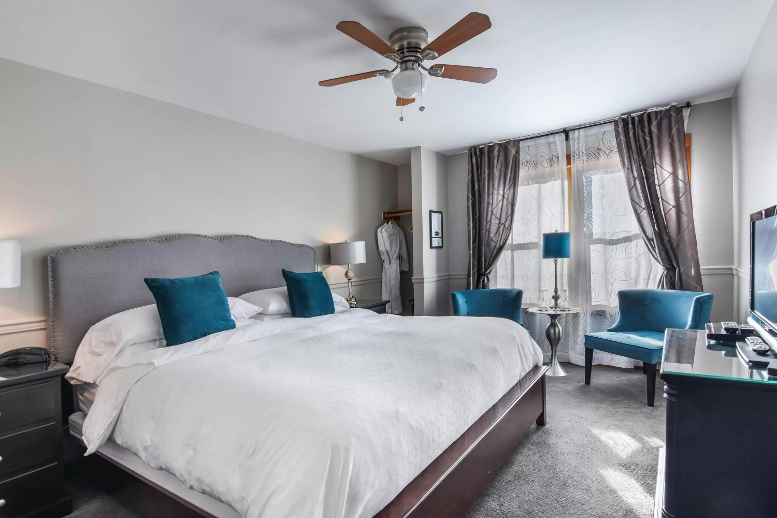 King Room in Wild Iris Inn