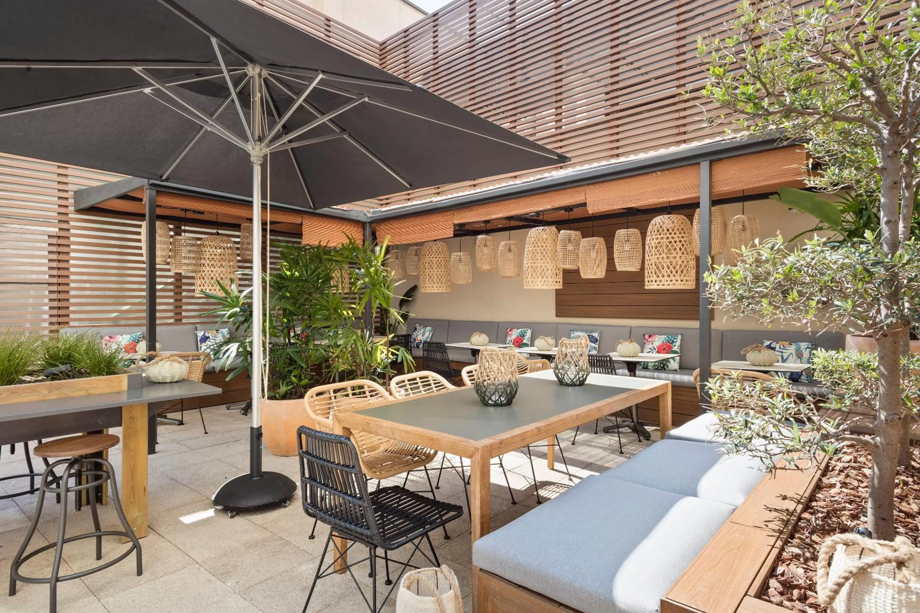 Restaurant/places to eat in INNSiDE by Meliá Barcelona Apolo