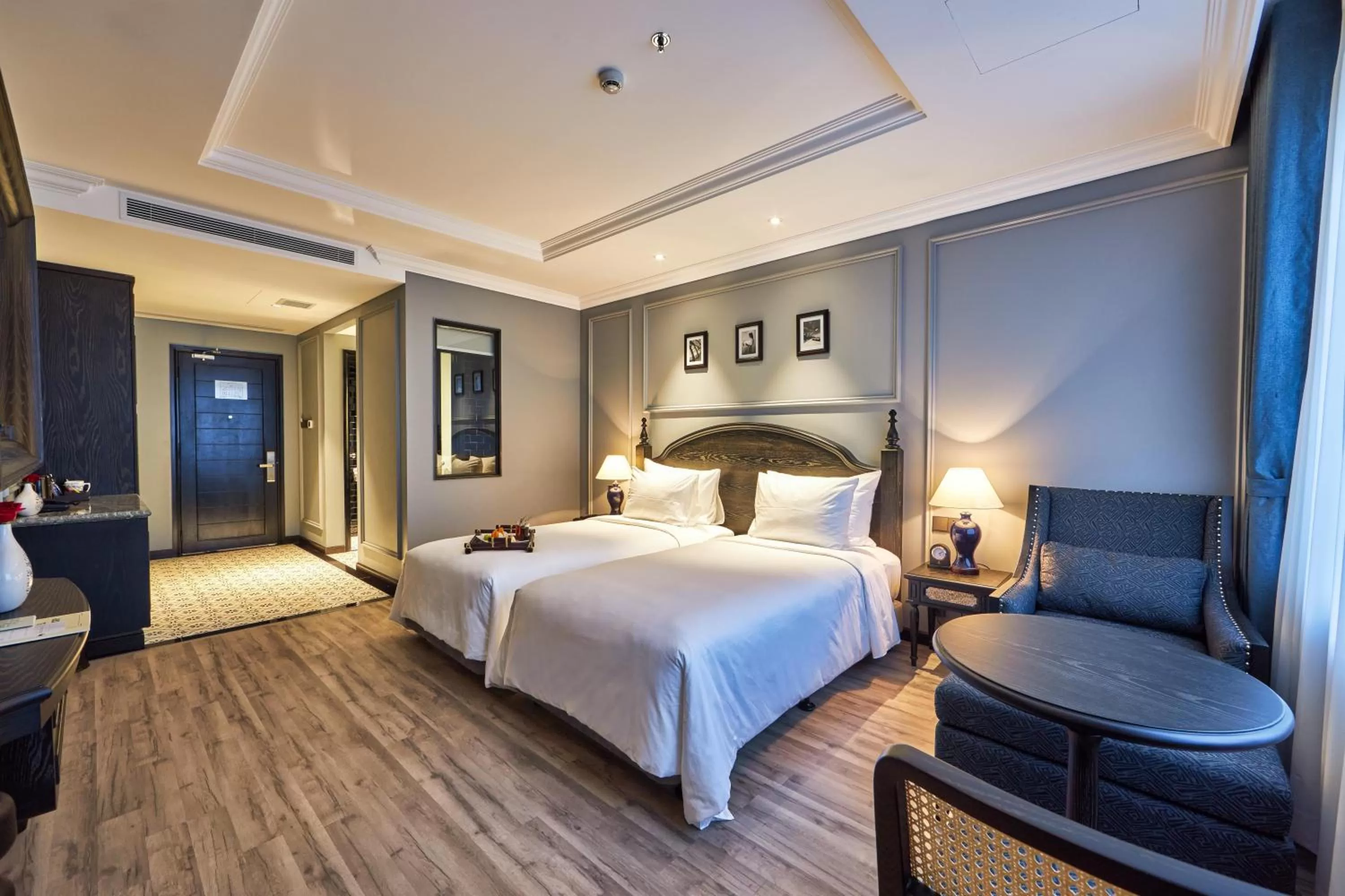 Large Double or Twin Room in Hotel DMelin