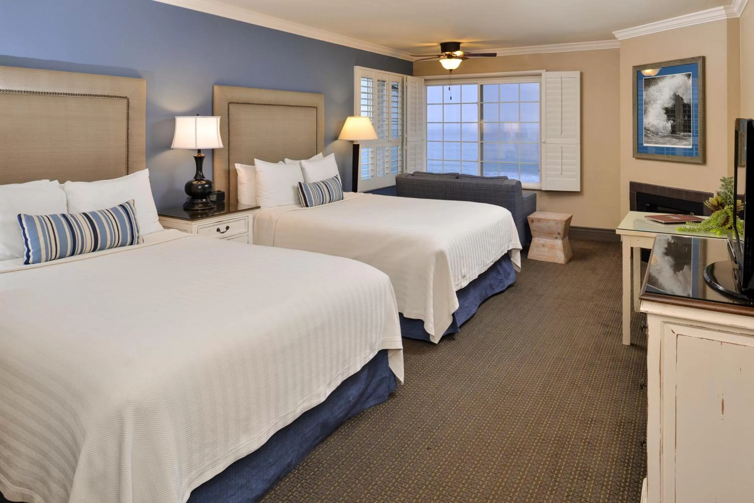 Two Queen Beds with Ocean View in Sand Pebbles Inn