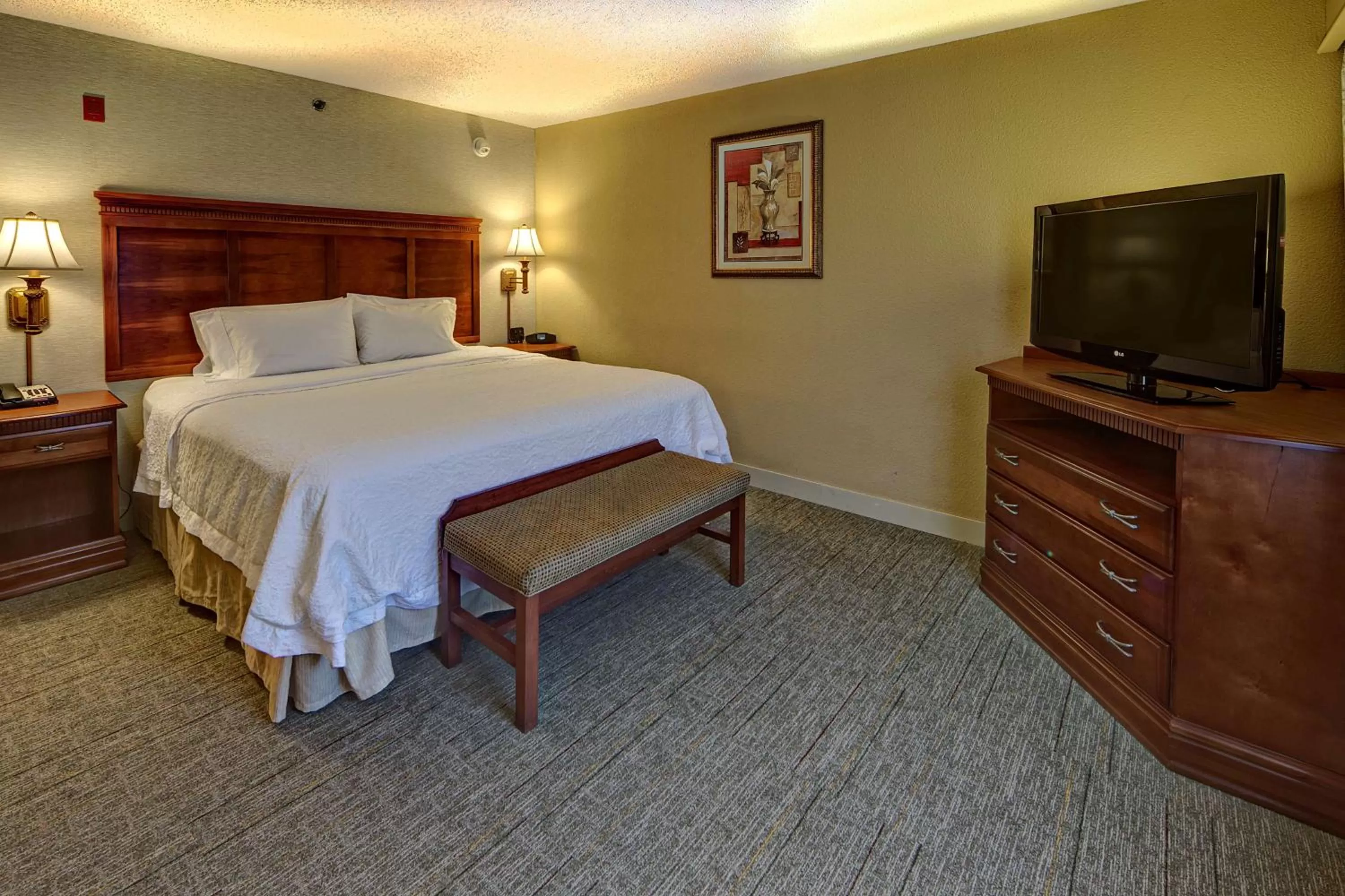 King Room with King Bed - Non-Smoking in Hampton Inn Manning
