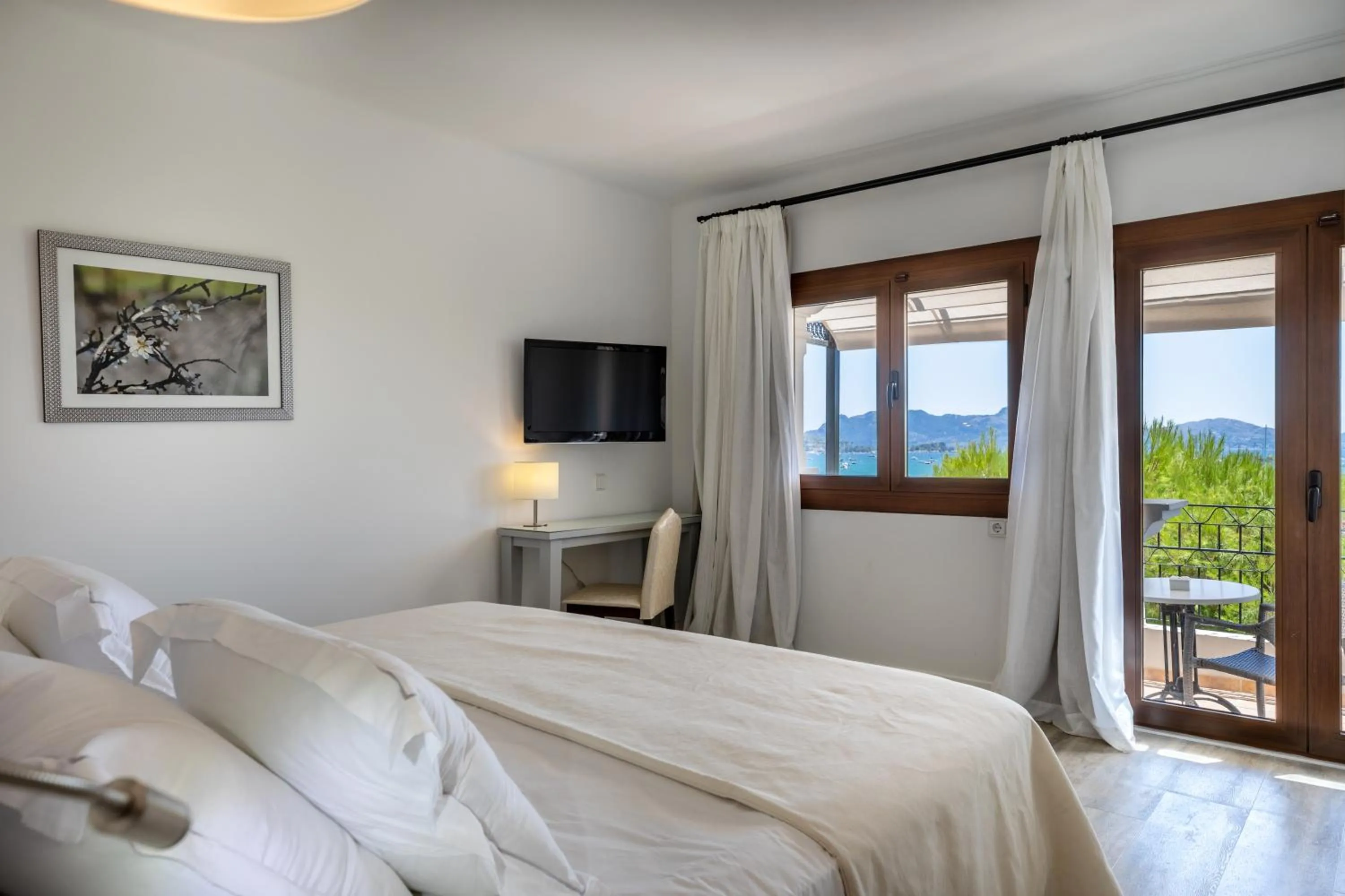 Double or Twin Room with Sea View in Hoposa Bahia