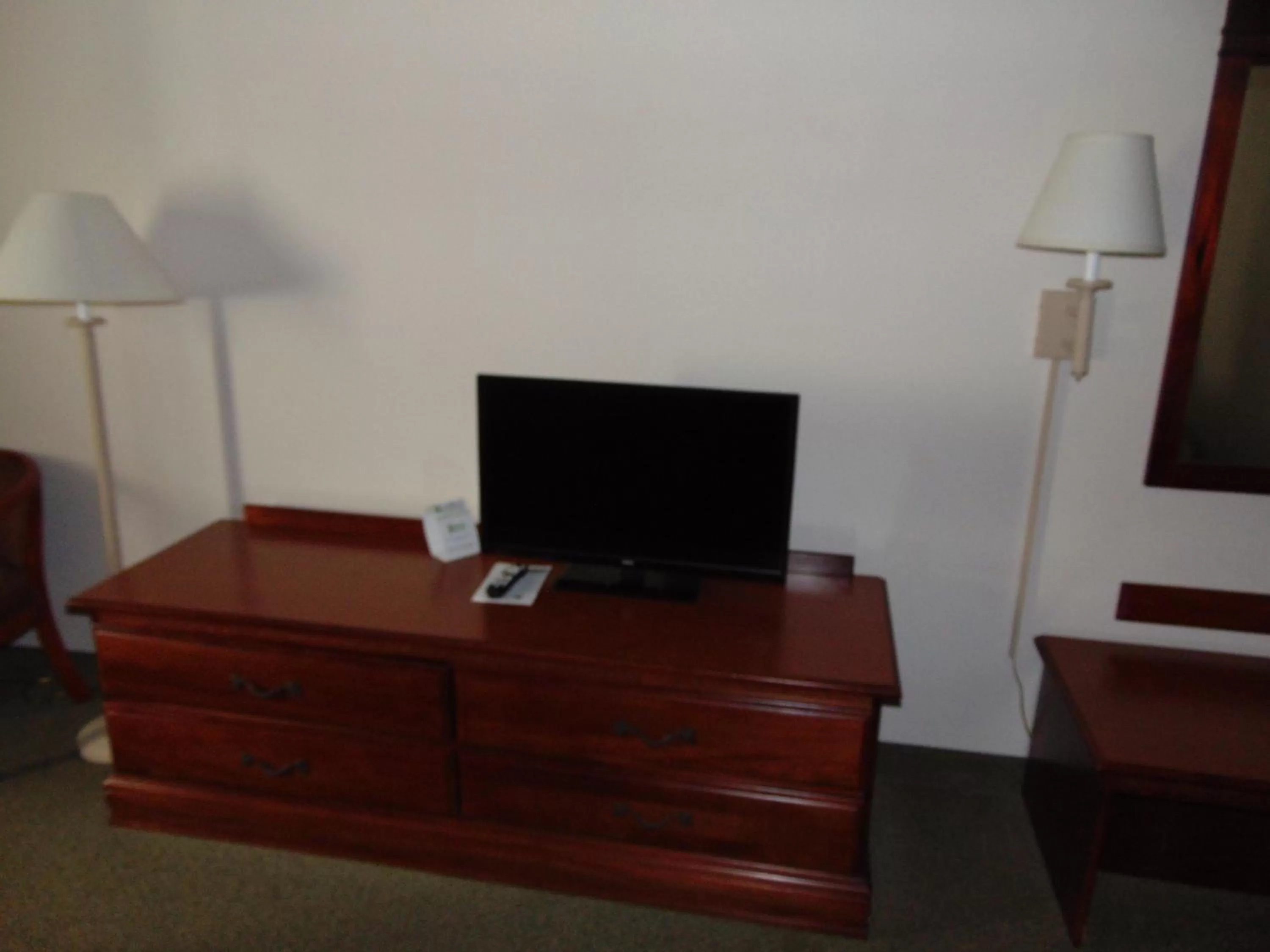 Queen Room with Two Queen Beds - Non-Smoking in Days Inn by Wyndham Pentwater