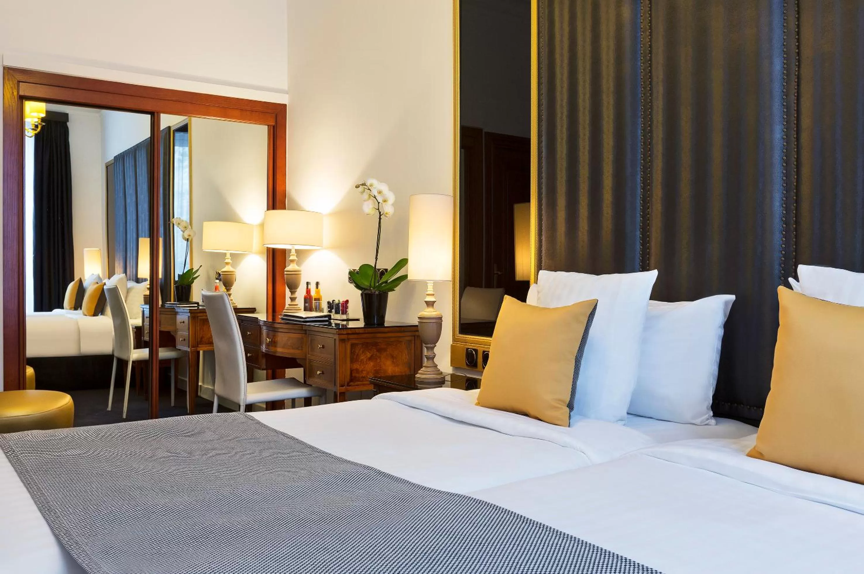 Premium Twin Room in Melia Paris Champs Elysées