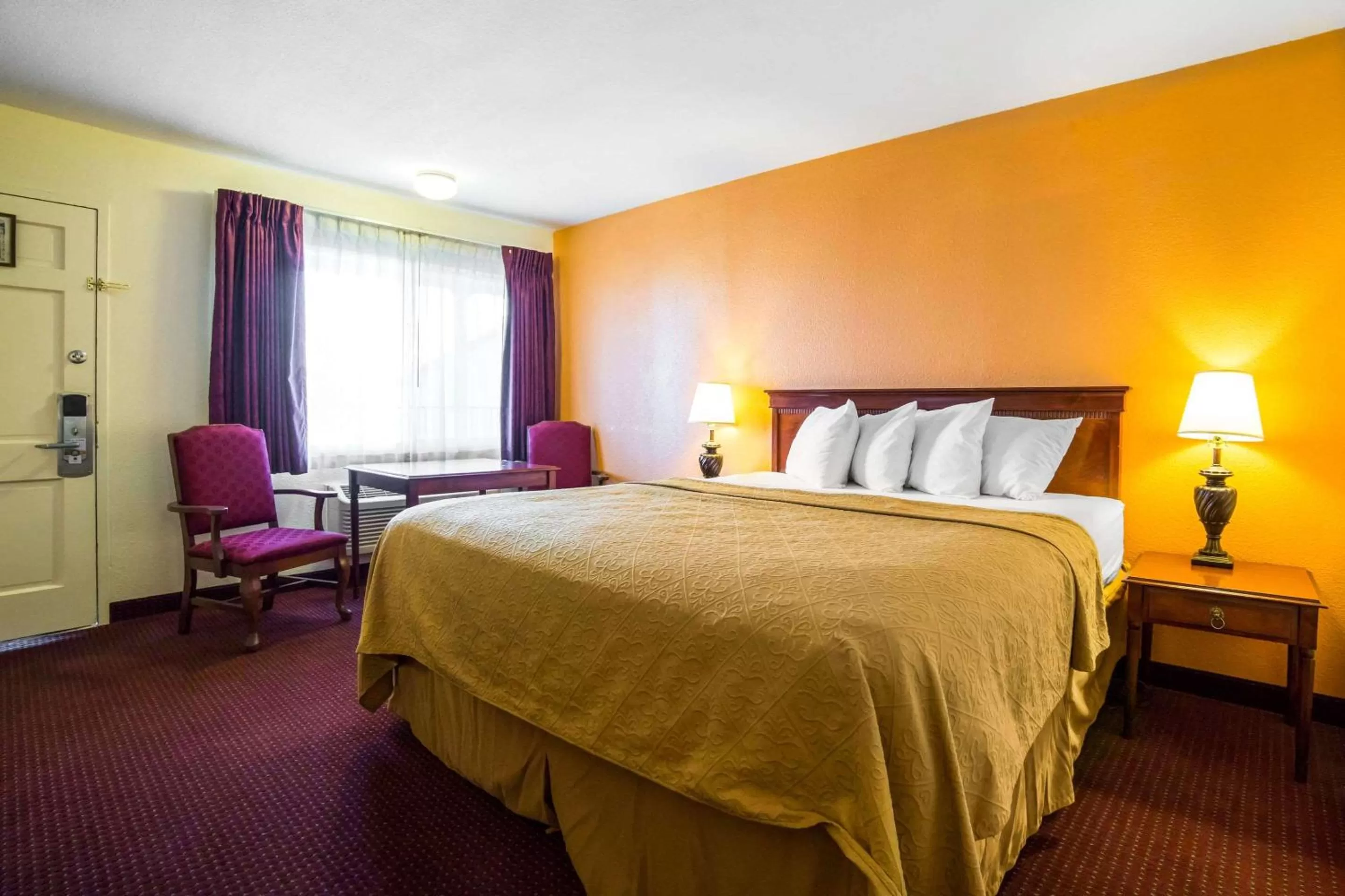 Queen Room - 1st Floor/Non-Smoking in Rodeway Inn Kingman Route 66