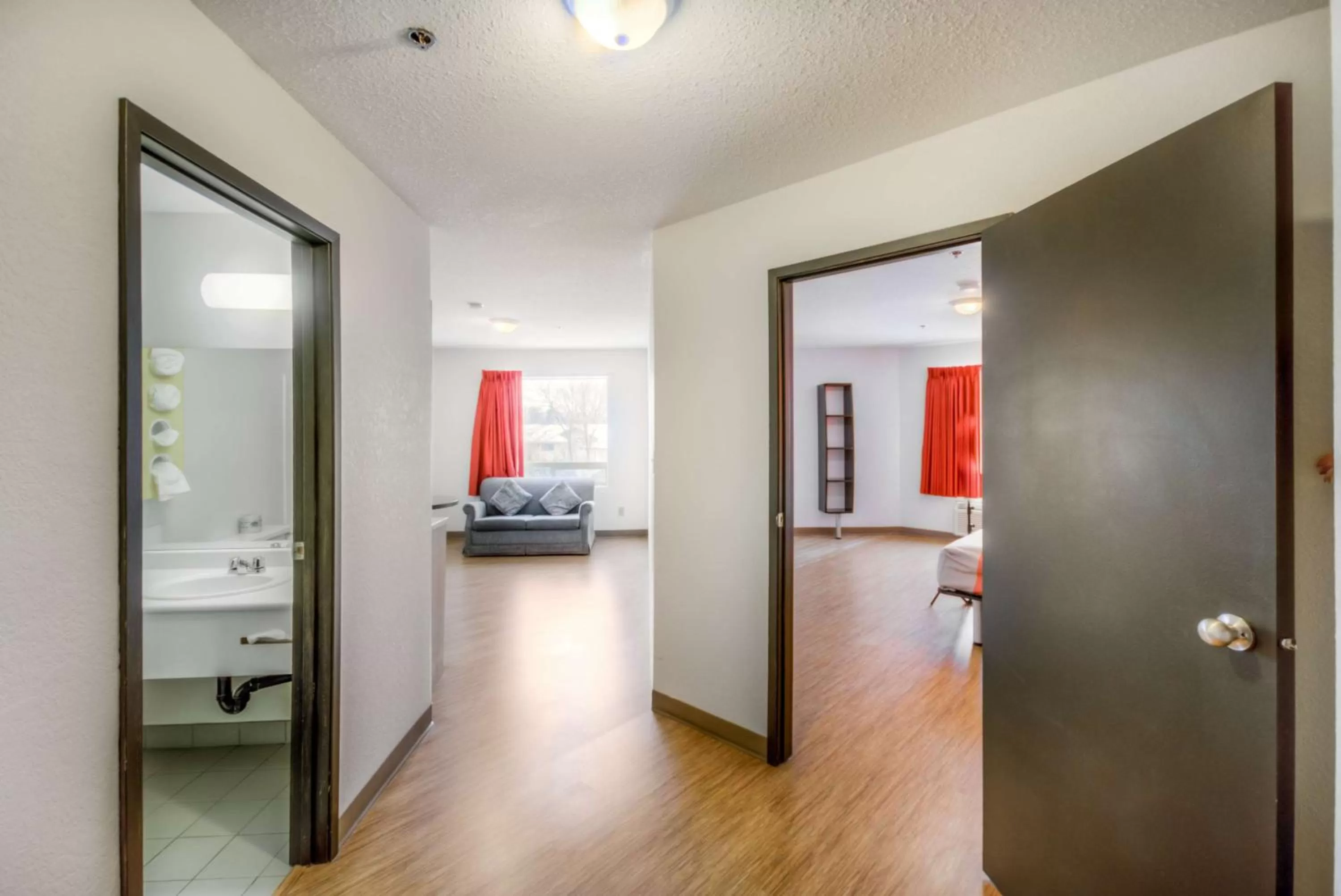 King Suite with Spa Bath - Non-Smoking in Motel 6-Regina, SK