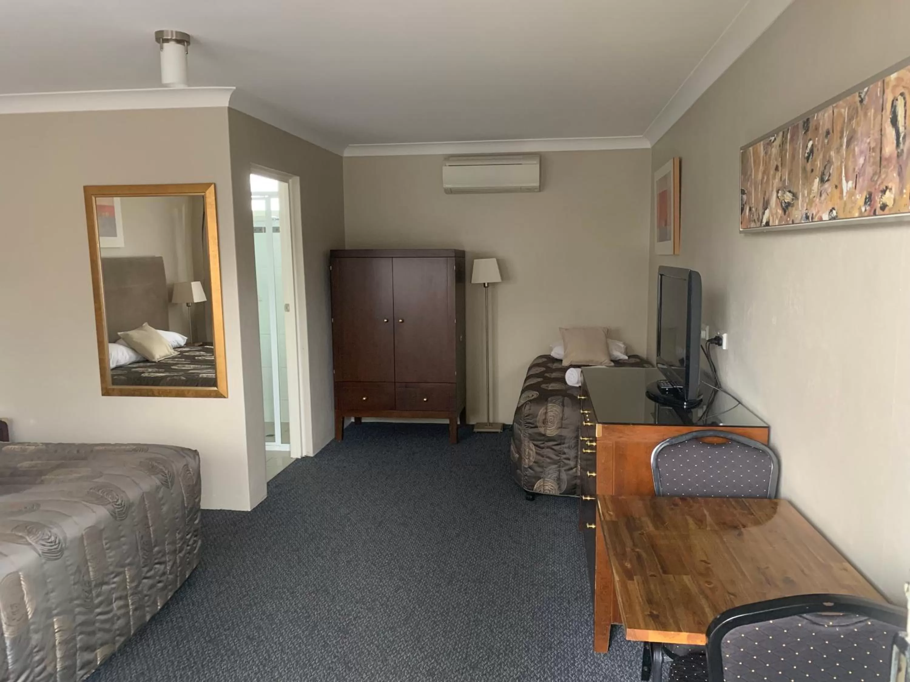 Executive Triple Room in Titania Motel
