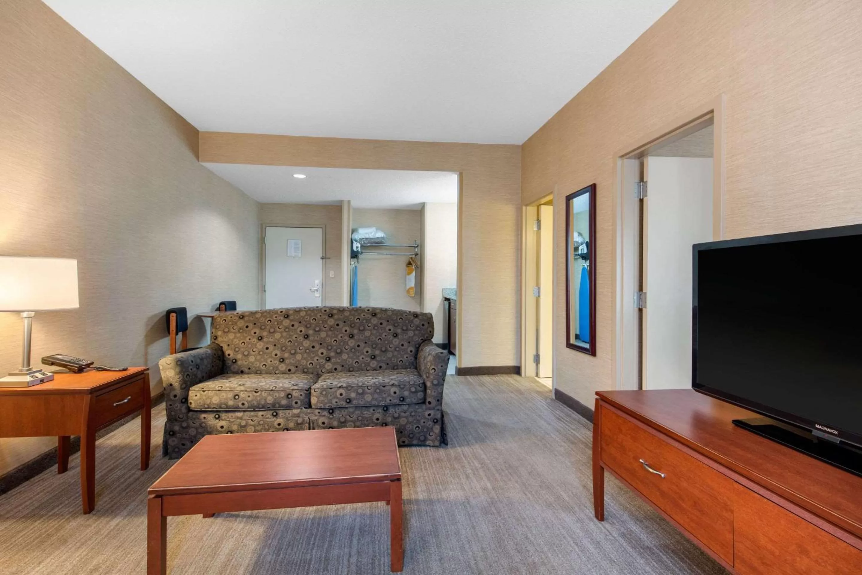 Superior King Suite with Sofa Bed - Non-Smoking in Quality Inn & Suites Benton - Draffenville