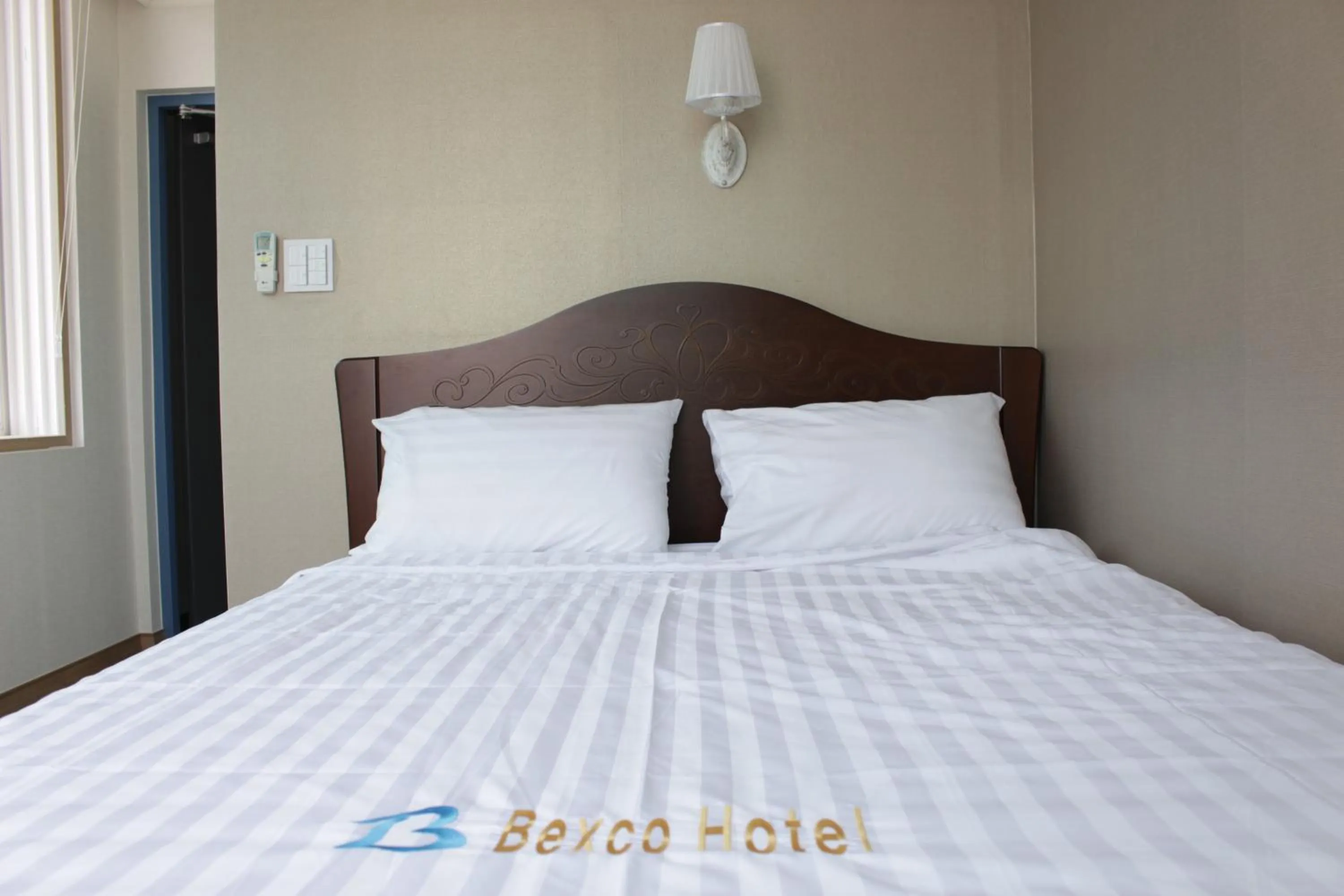 Double Room with Private Bathroom in Bexco Hostel B&B