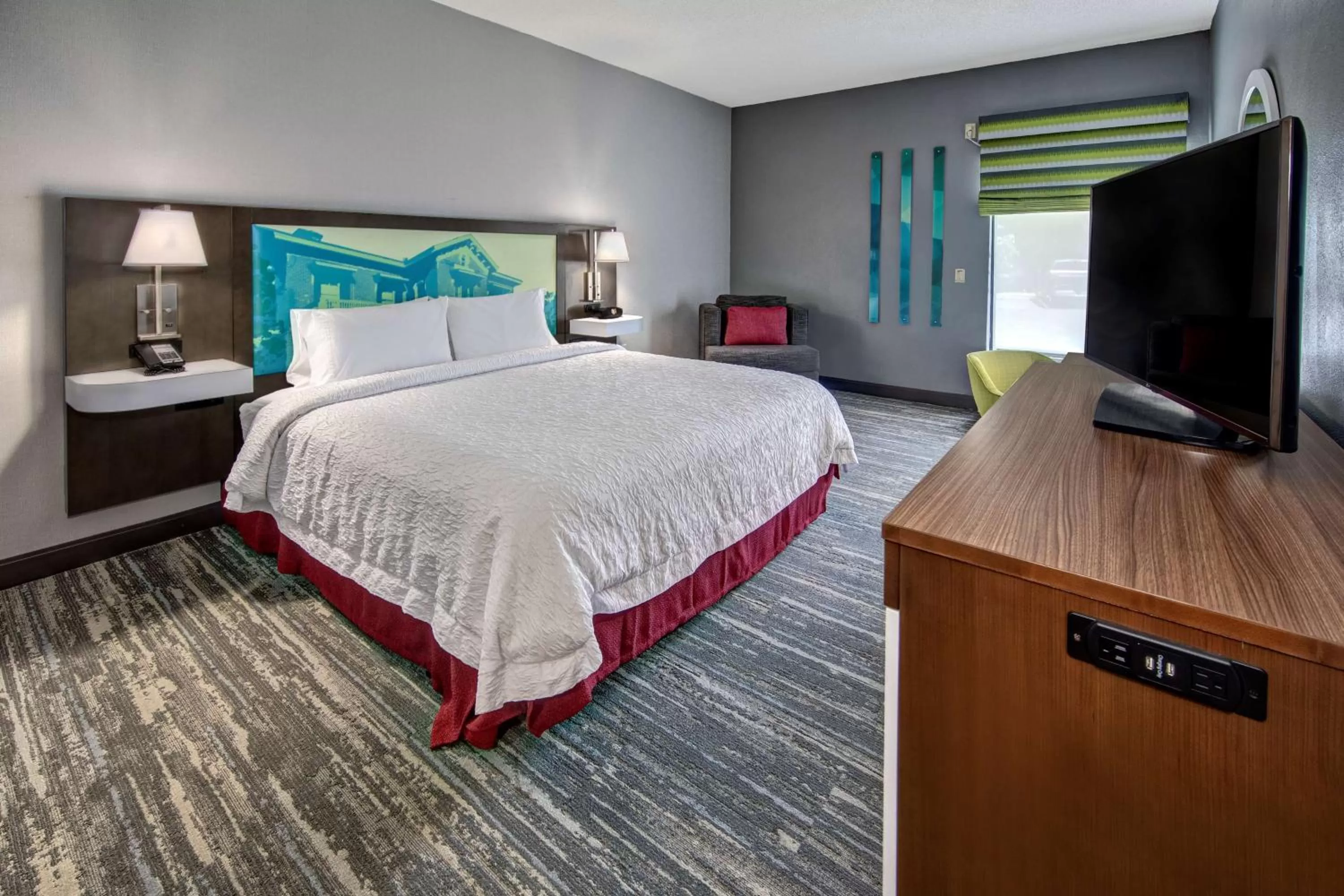 King Room with King Bed - Non-Smoking in Hampton Inn Batesville