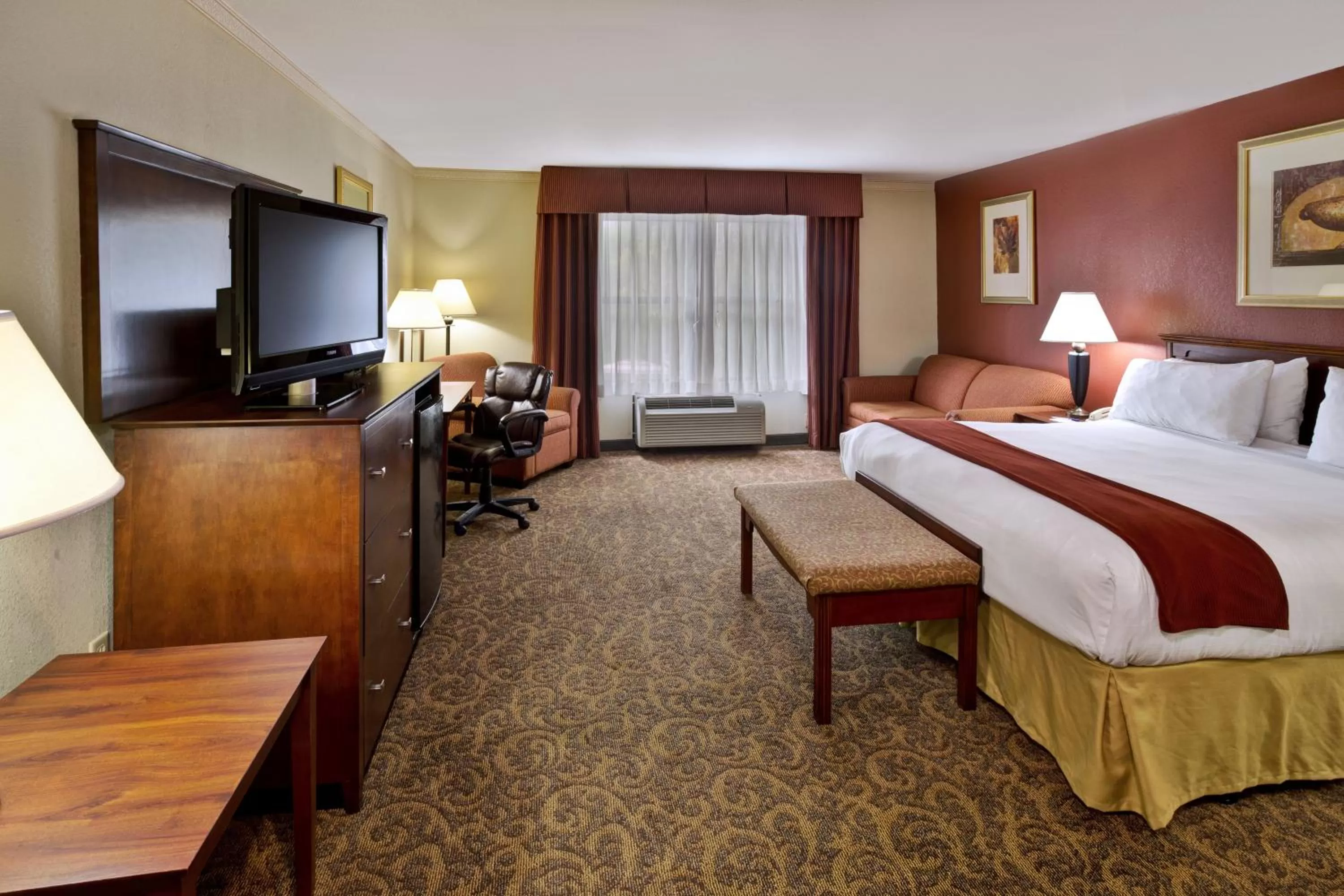 King Room - Mobility Access/Hearing Accessible in Holiday Inn Express Breaux Bridge, an IHG Hotel