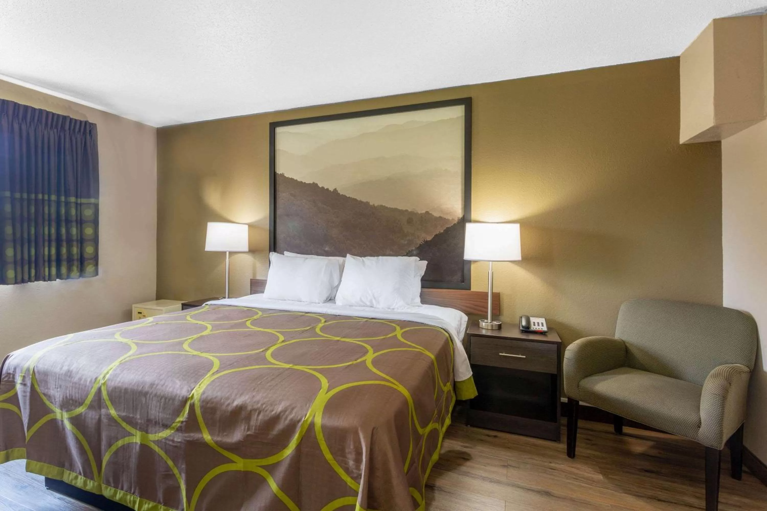 King Room - Non-Smoking in Super 8 by Wyndham Abingdon VA