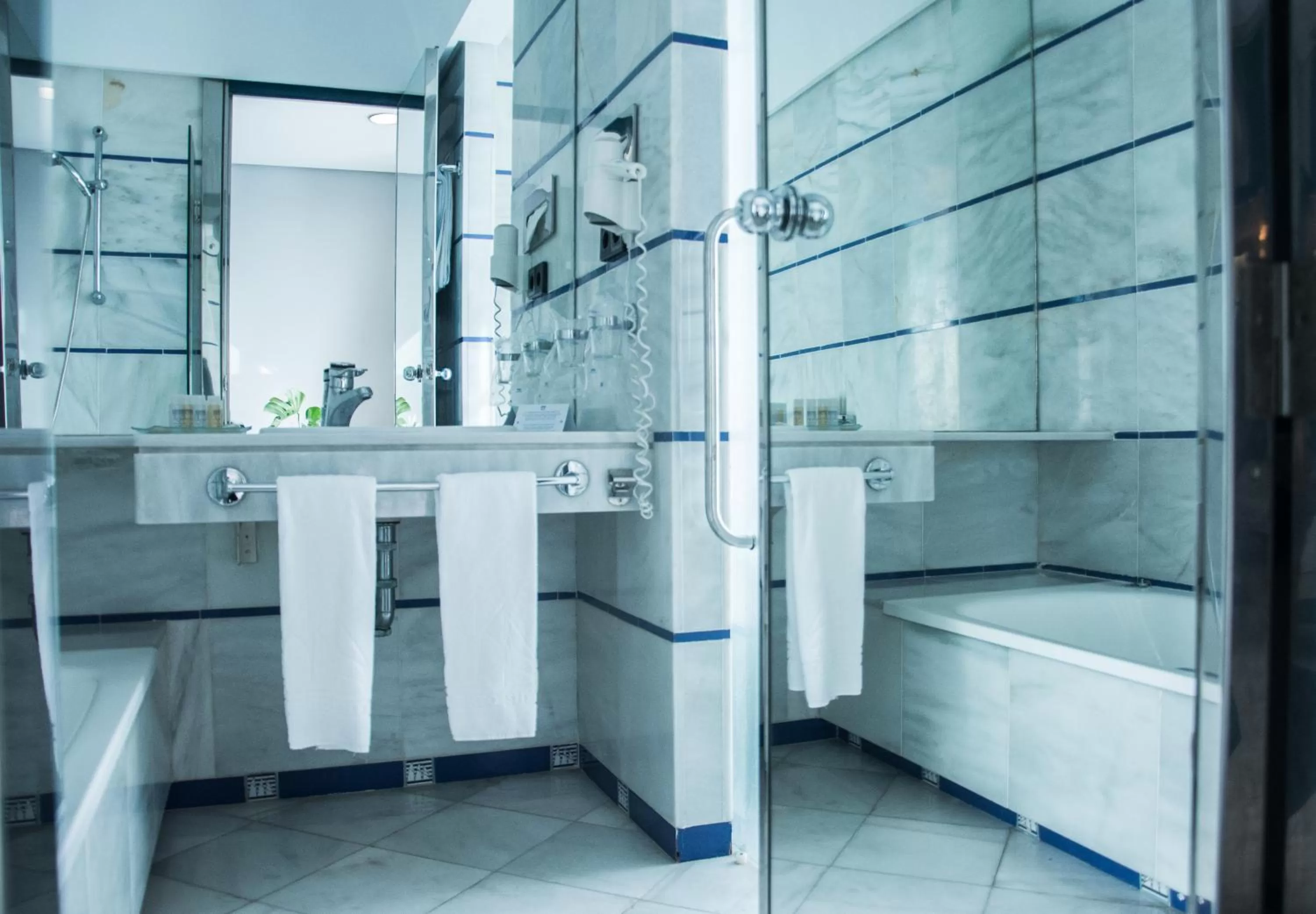 Family Room in Hotel Puerto Sherry