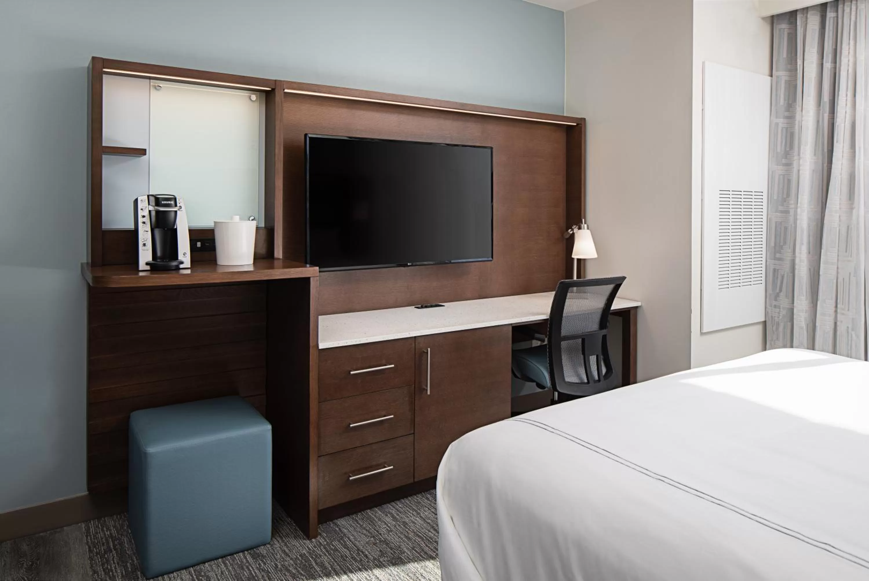 Queen Room with 2 Queen beds Mobility Accessible Tub in EVEN Hotel Alpharetta - Avalon Area, an IHG Hotel