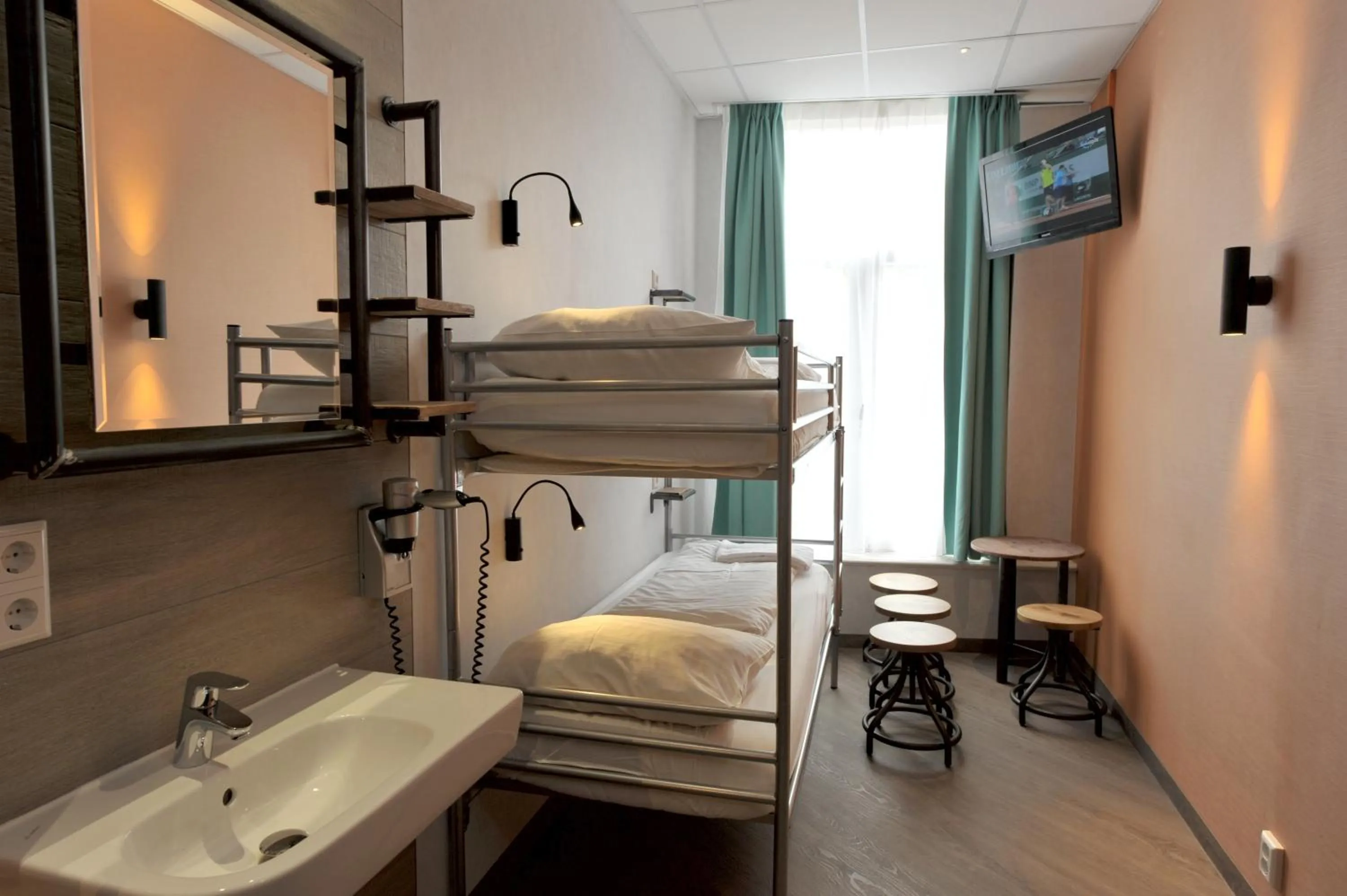 Triple Room with Shared Facilities in Tourist Inn One Amsterdam