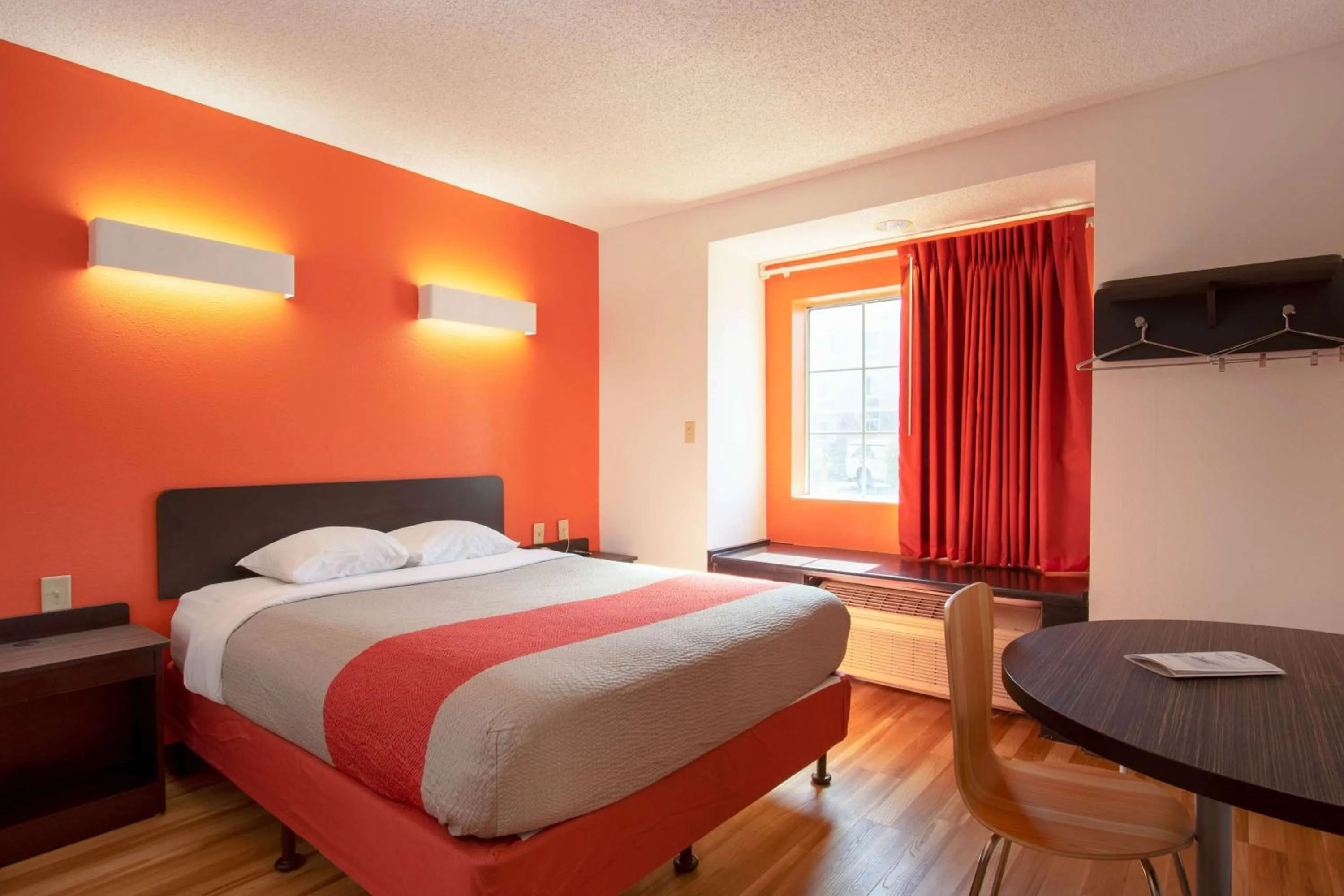 Queen Suite - single occupancy - Non-Smoking in Motel 6-El Paso, TX - Southeast