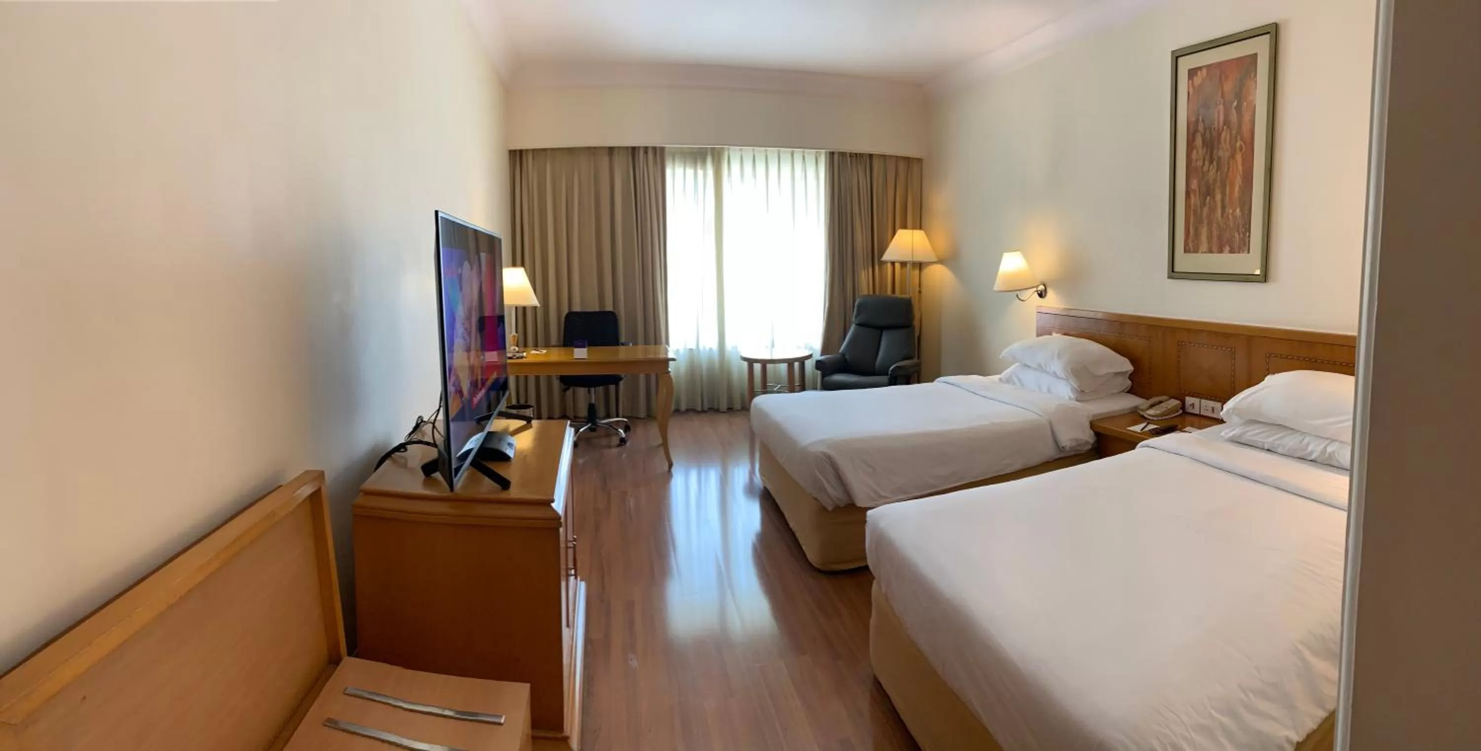 Deluxe Room Twin Bed with City View - single occupancy in Vivanta Vadodara