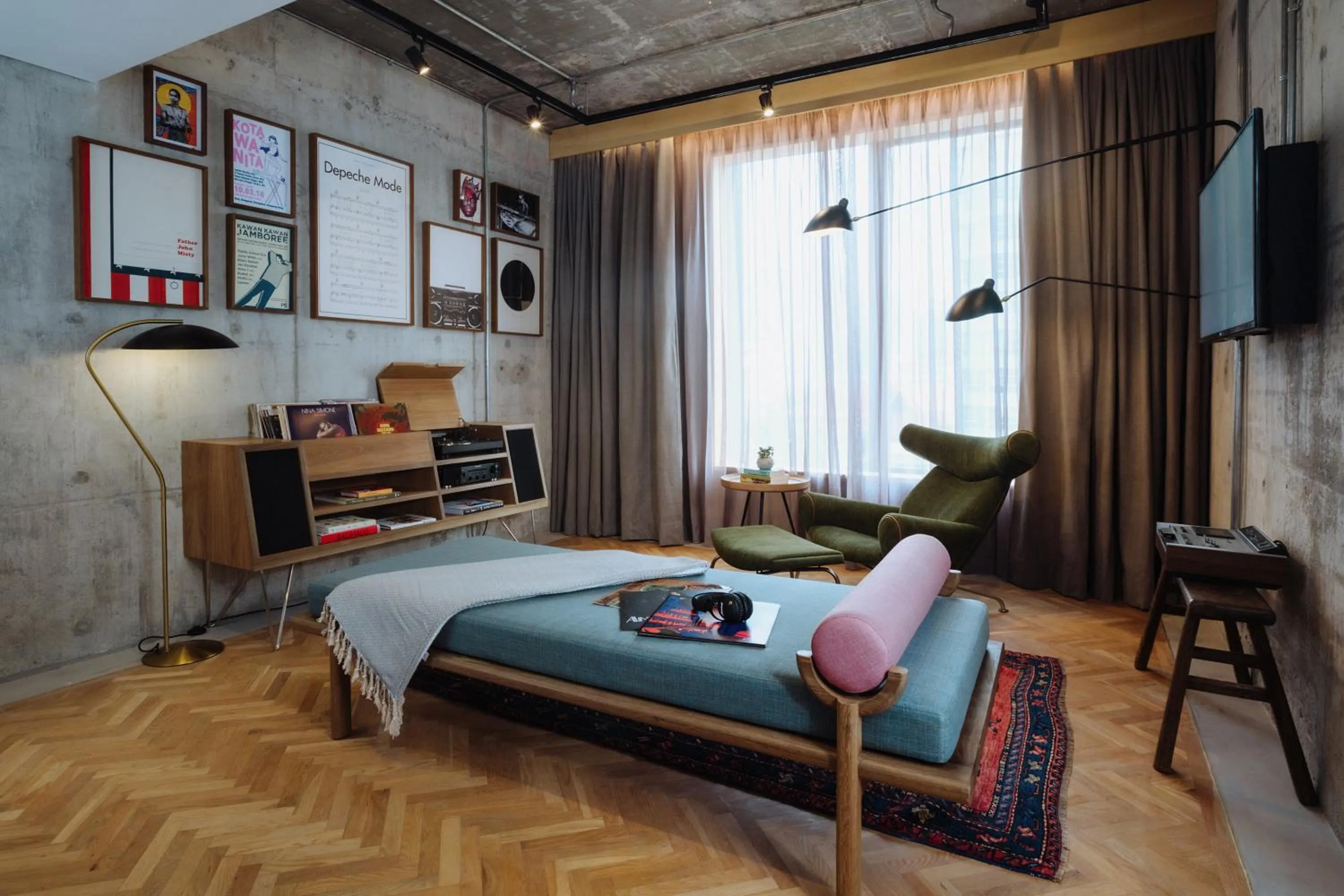 Room to Listen in KLoe Hotel