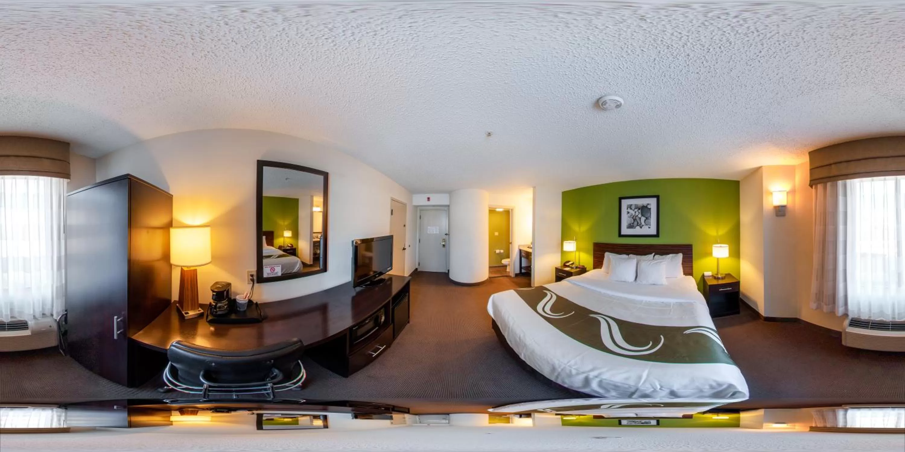 King Room with Whirlpool - Non-Smoking in Quality Inn Grasonville near Kent Island