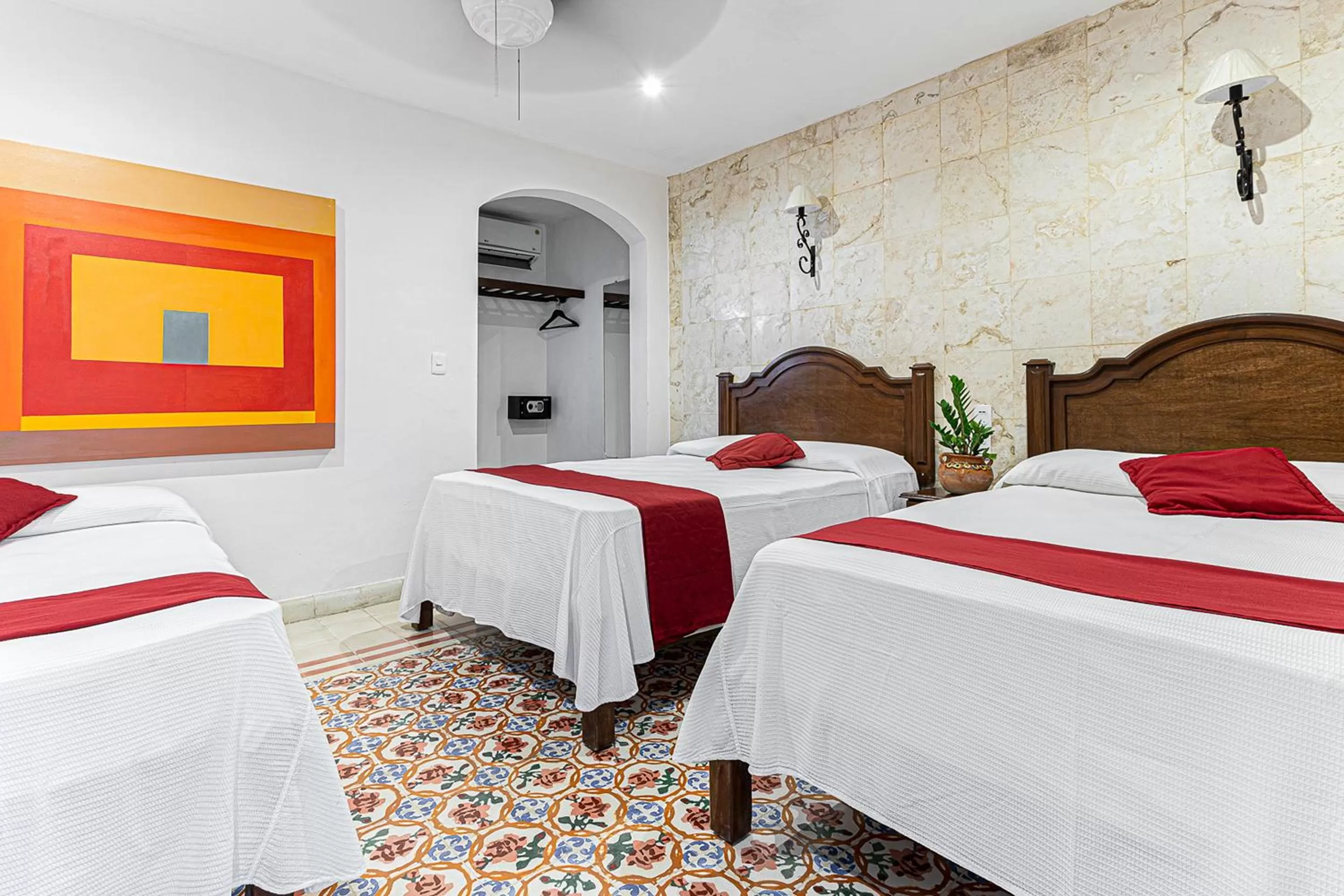 Family Room in La Aurora Hotel Colonial