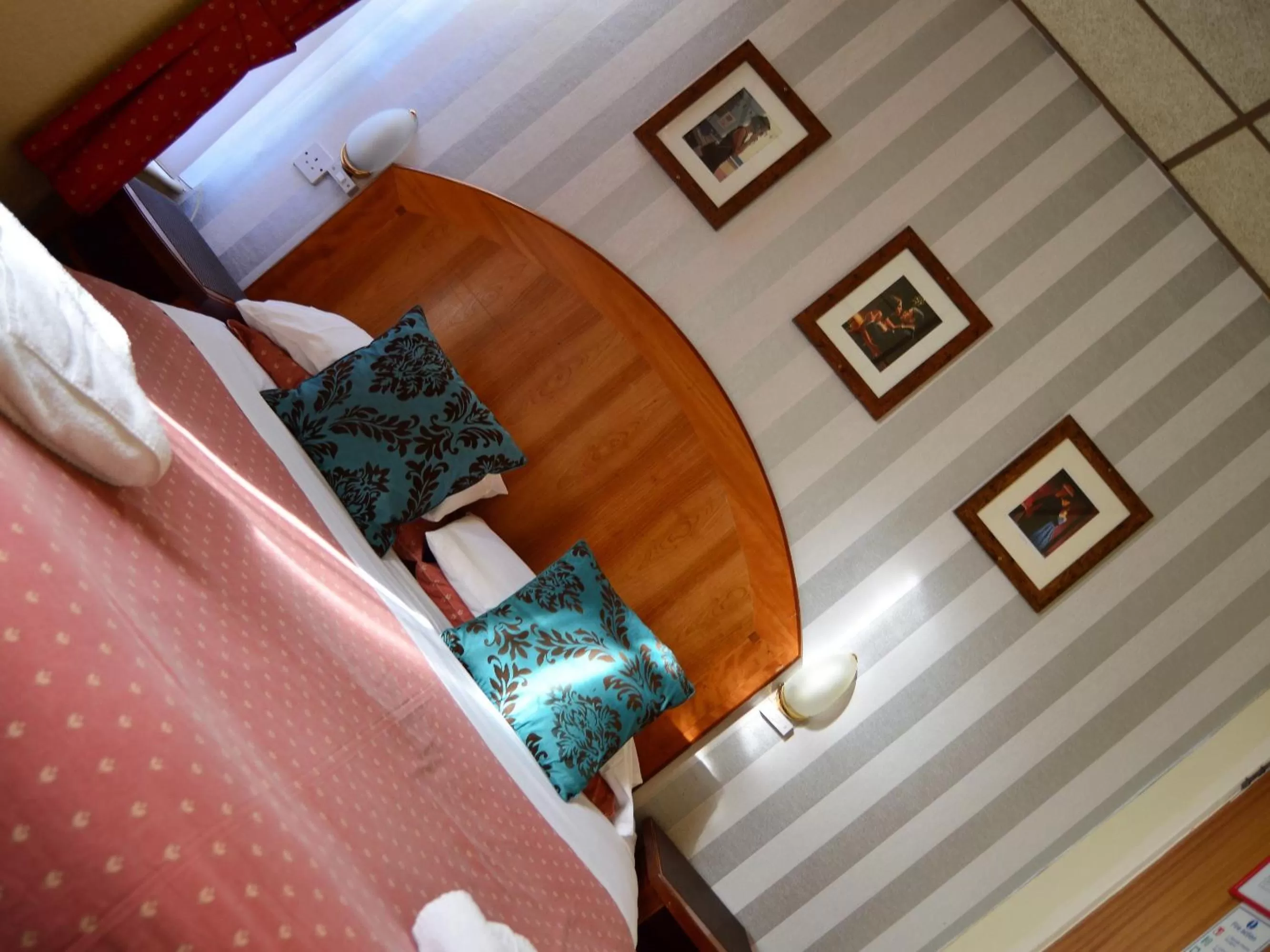 Standard Double Room in Oak Lea Hotel