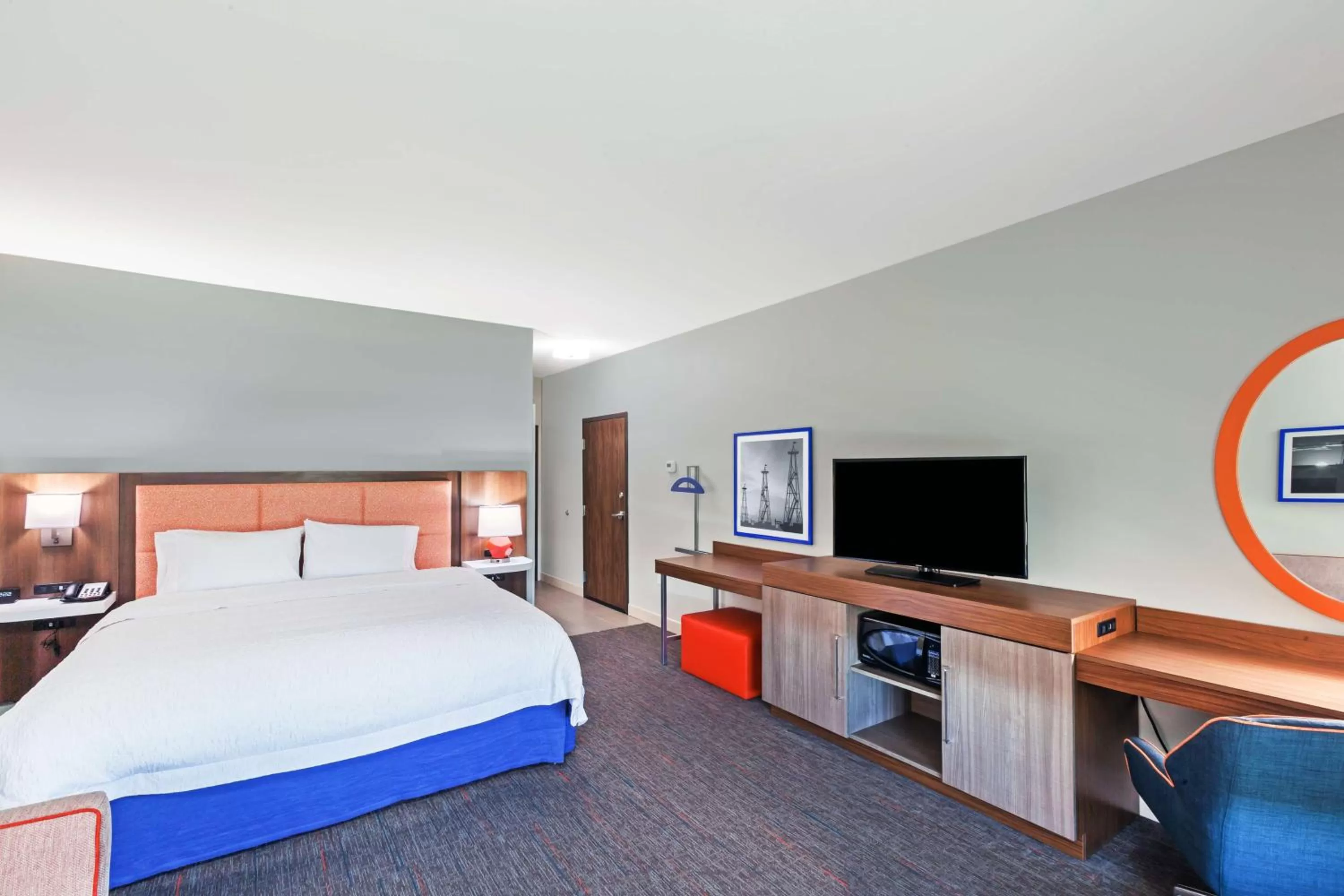 King Room with Sofa Bed - Non-Smoking in Hampton Inn Ozona