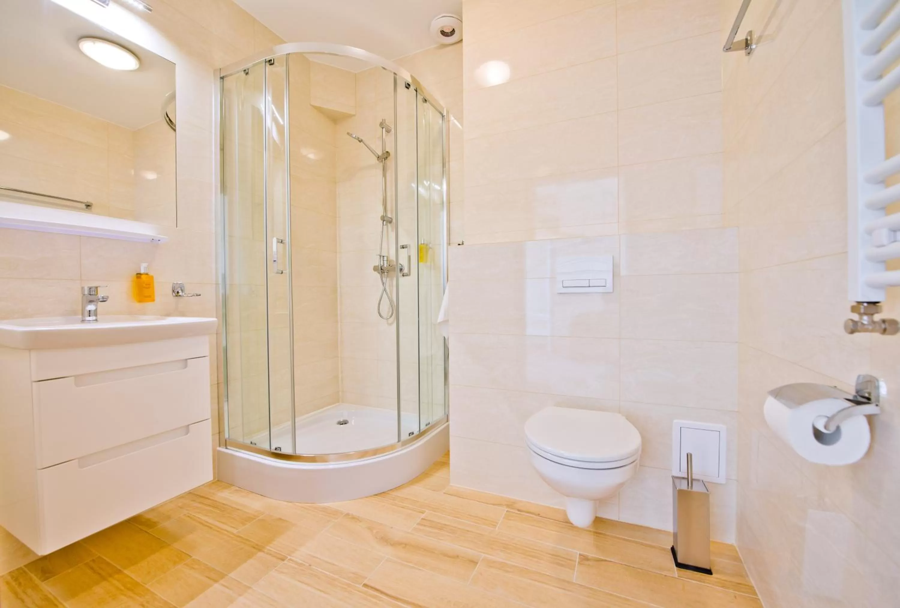 Economy Twin Room in Hotel Mona Lisa Wellness & Spa