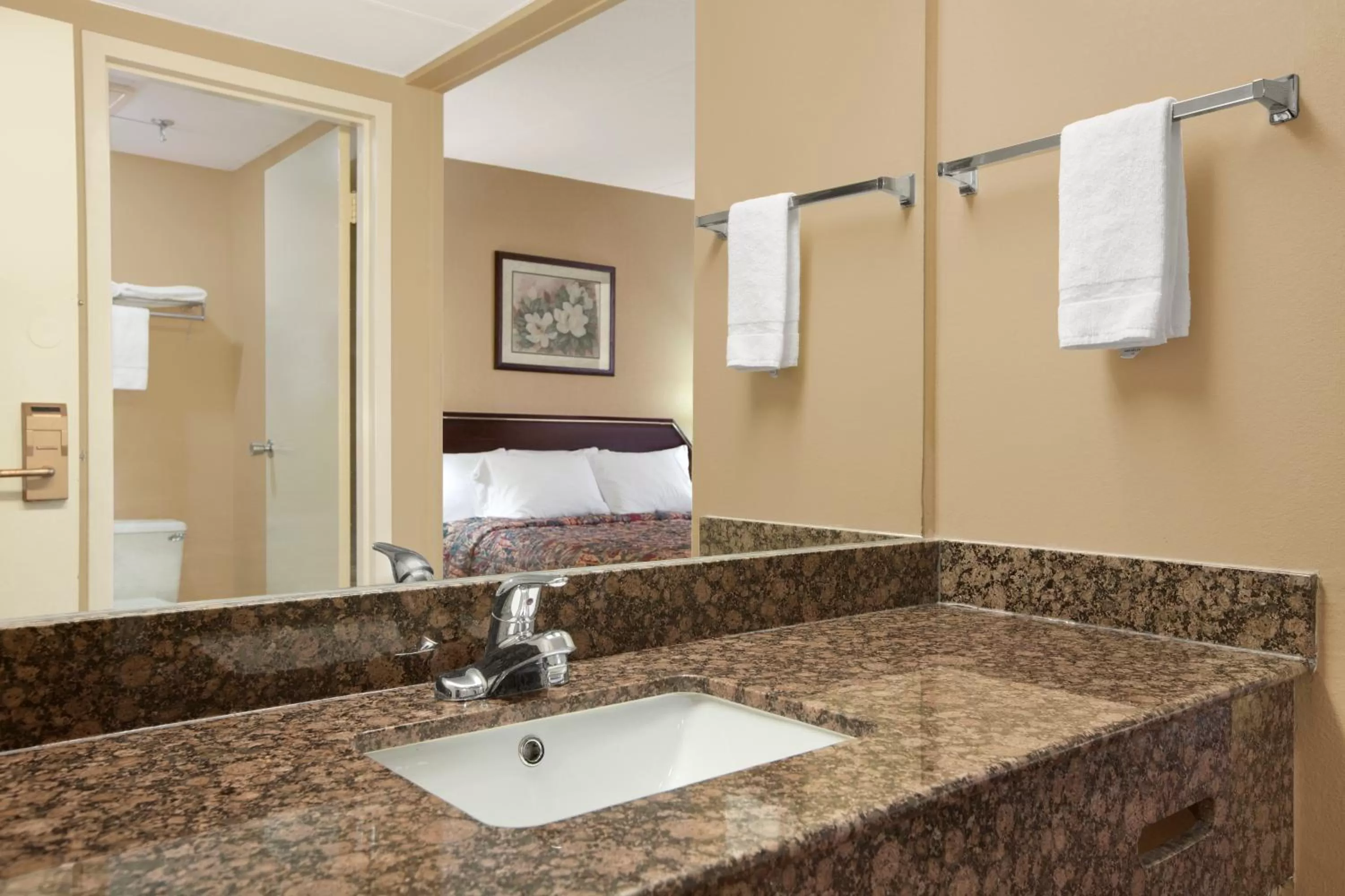 King Studio Suite - Non-Smoking in Days Inn by Wyndham Hagerstown