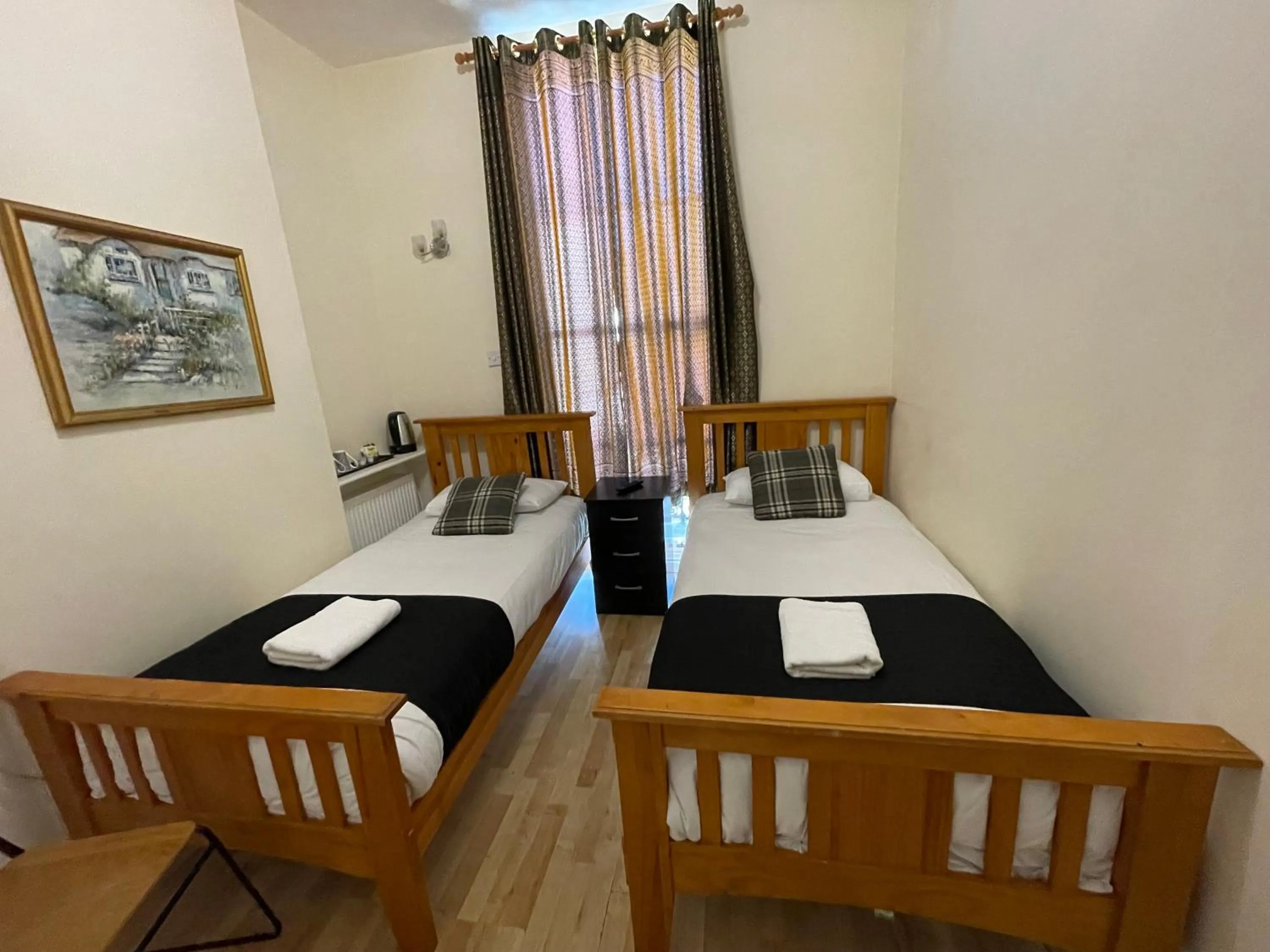 Twin Room with Bathroom in Kings Cross Hotel London