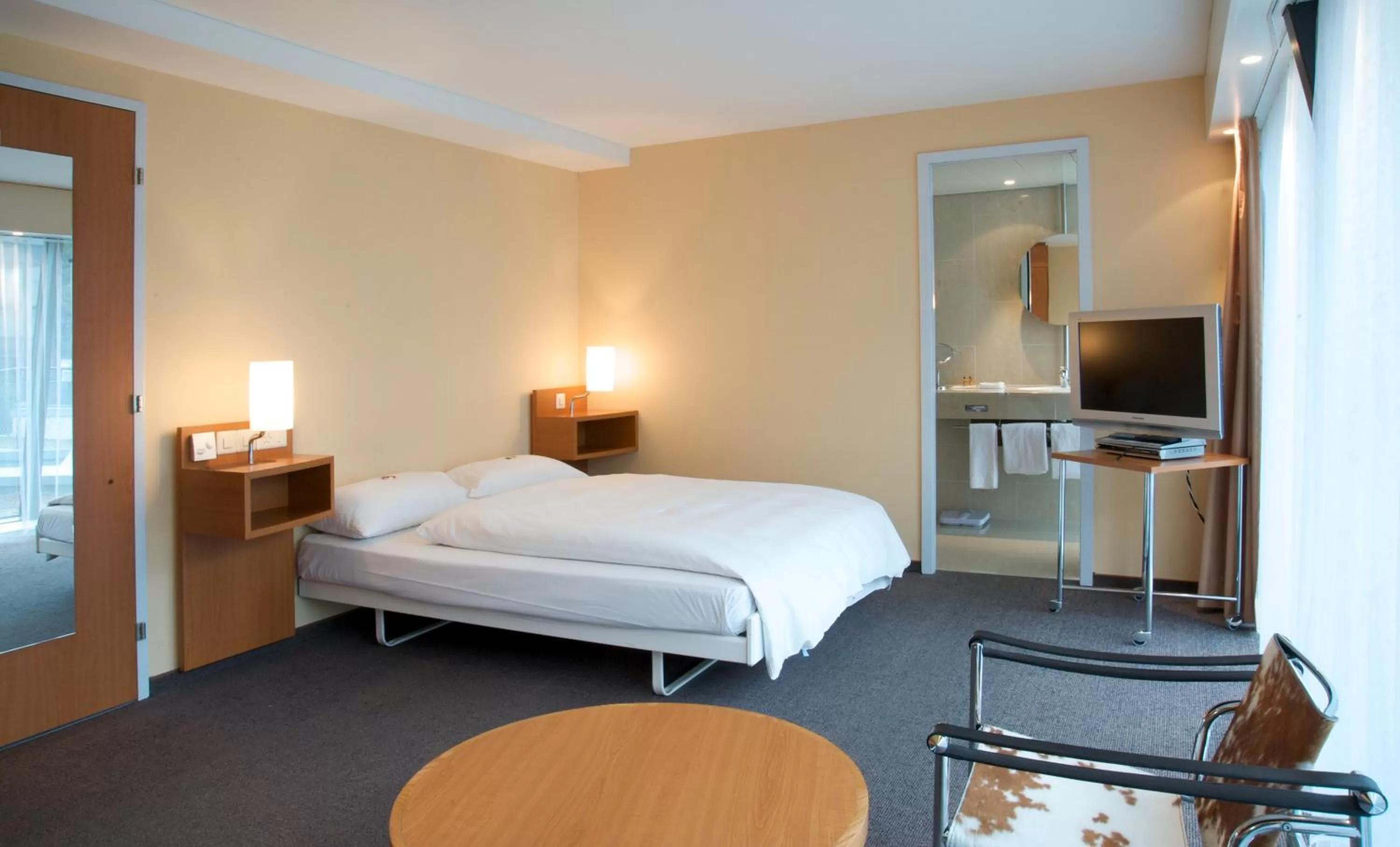 Double or Twin Room with City View in Palmiers by Fassbind