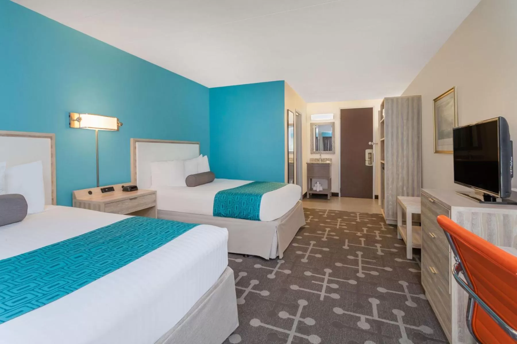 Queen Room with Two Queen Beds - Non-Smoking in Howard Johnson by Wyndham Mystic