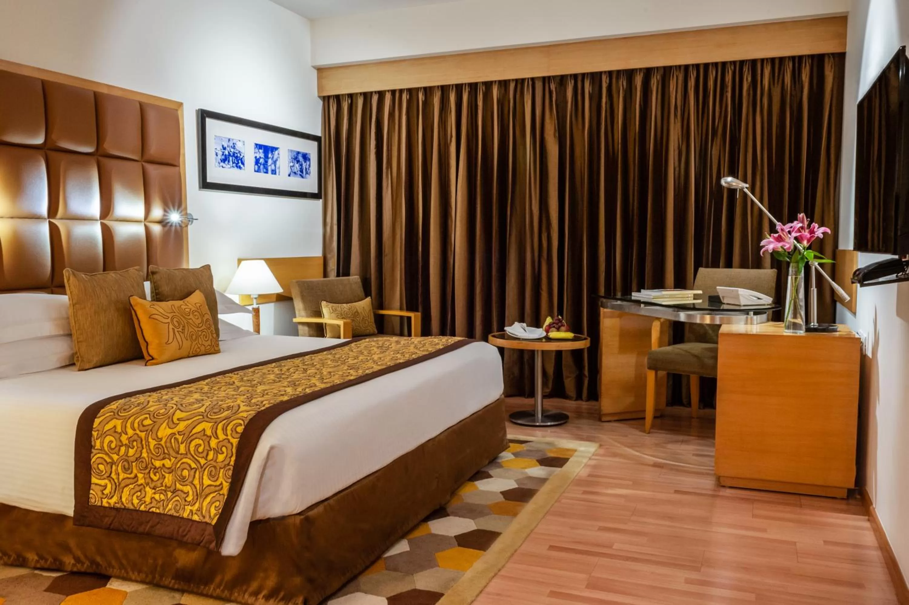 Taj Club Queen Bed with one way airport transfer & Lounge access - single occupancy in Taj Chandigarh