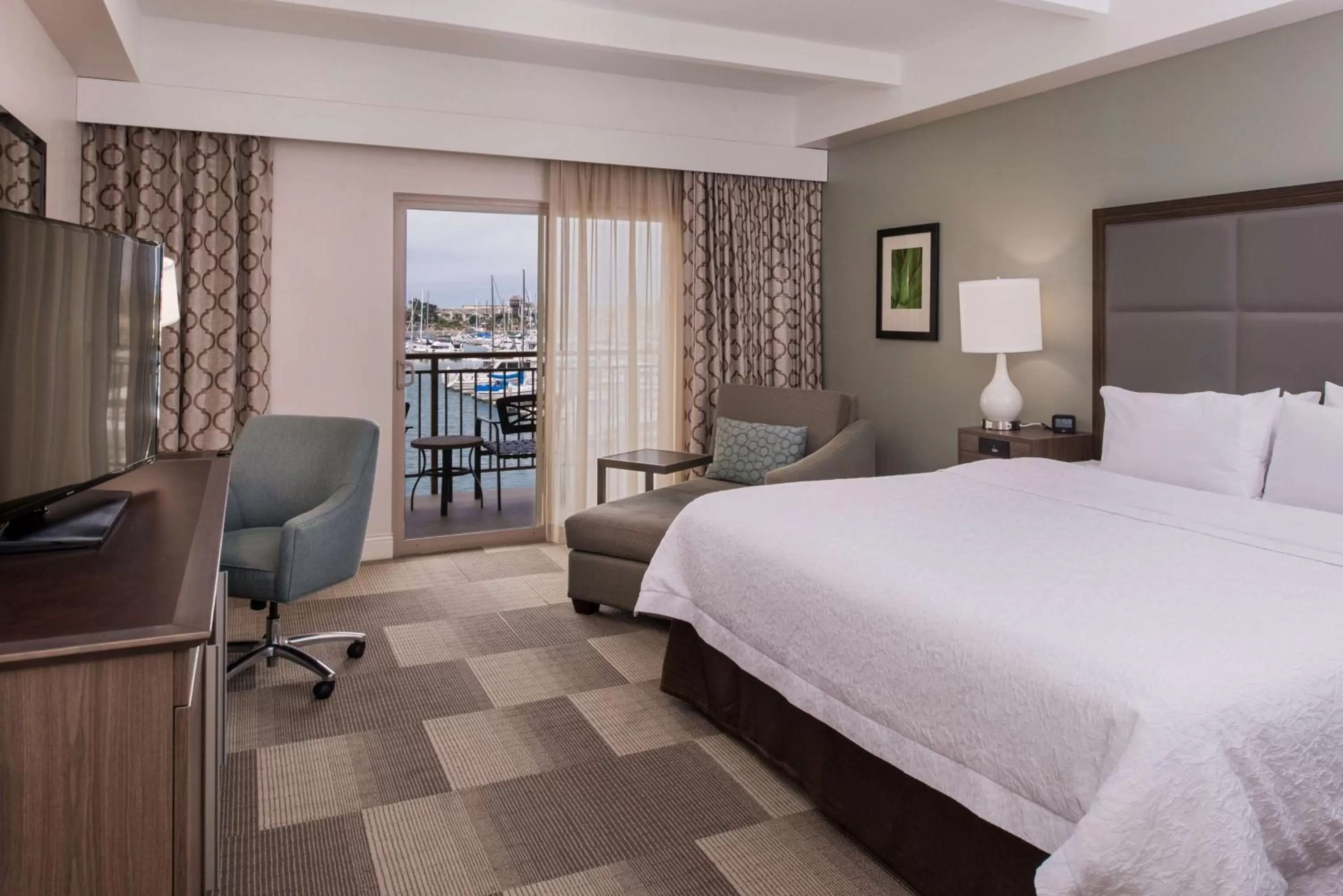 King Room with Marina View in Hampton Inn Channel Islands Harbor
