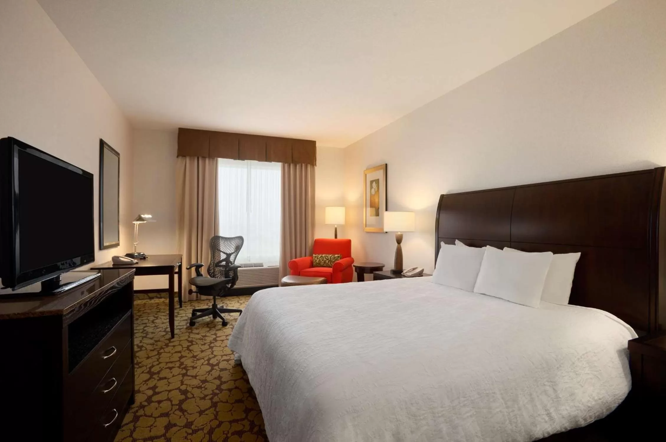 One Bedroom Suite with Whirlpool in Hilton Garden Inn Edmonton International Airport