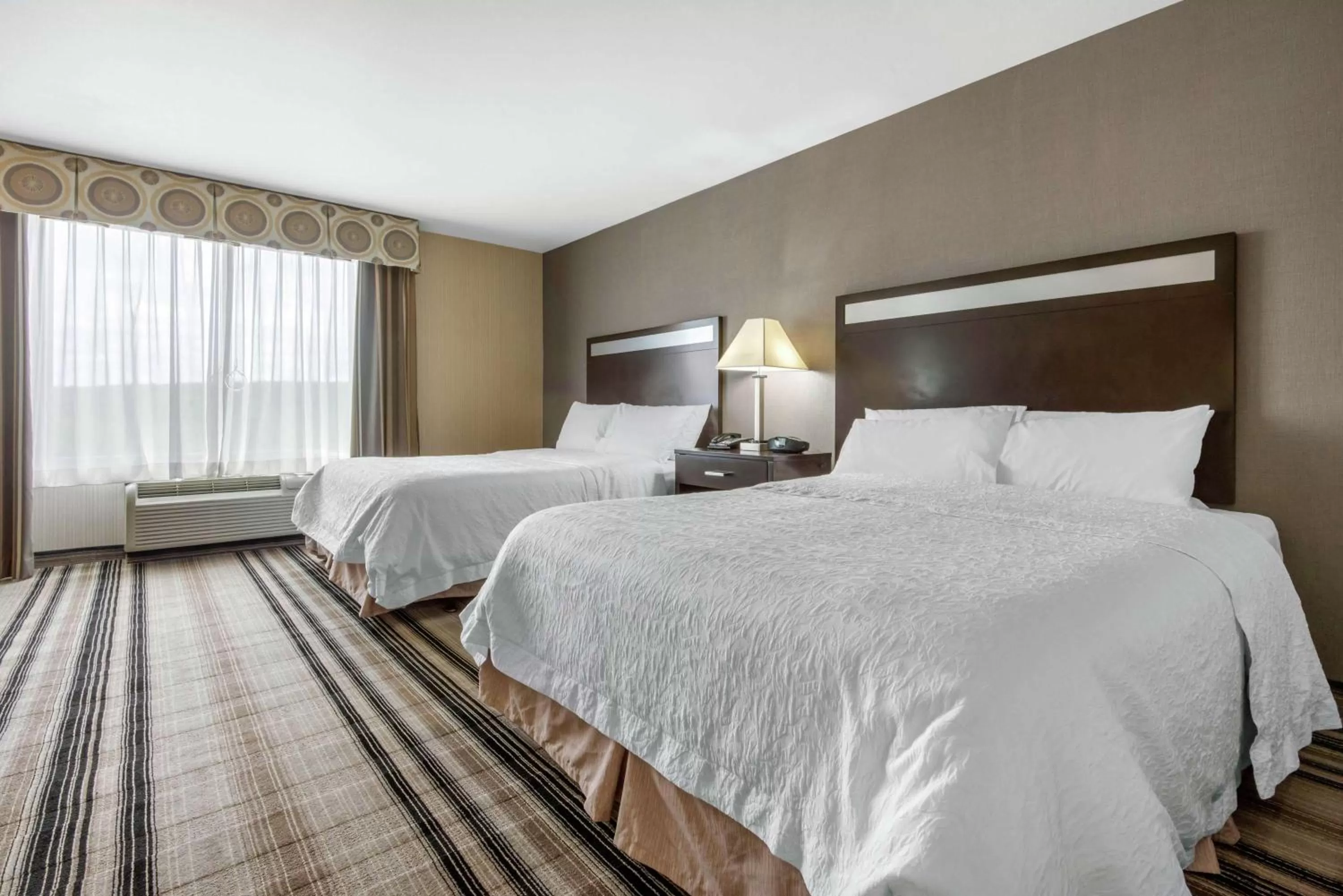 Bed in Hampton Inn Meadville