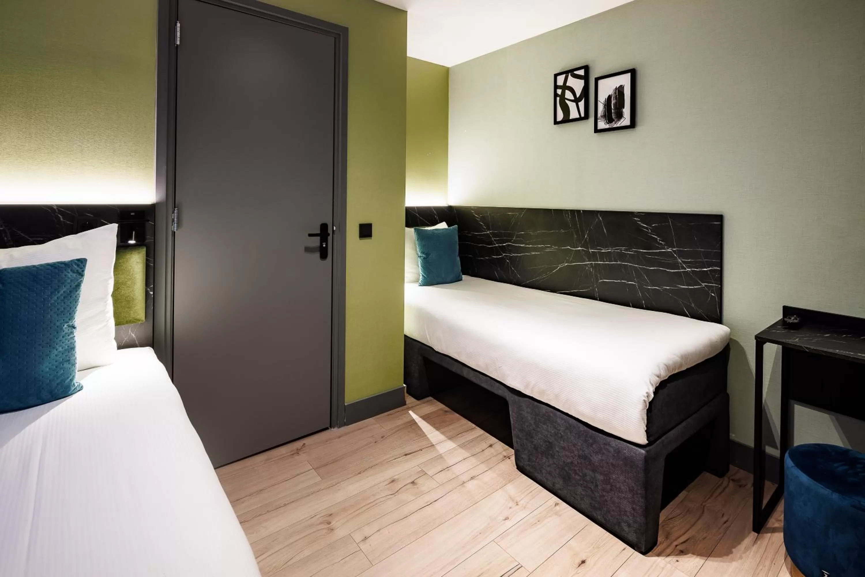 Twin Room with Private Bathroom in Ciao Papa Hotel Amsterdam Central Station